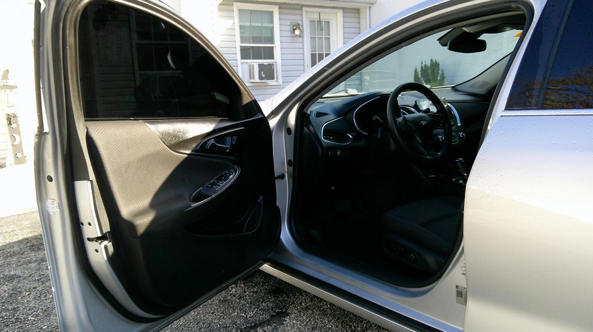 2019 SILVER Chevrolet Malibu LT (1G1ZD5ST8KF) with an 1.5L L4 DOHC 16V engine, 6A transmission, located at 540a Delsea Drive, Sewell, NJ, 08080, (987) 867-5309, 39.752560, -75.111206 - Photo#11