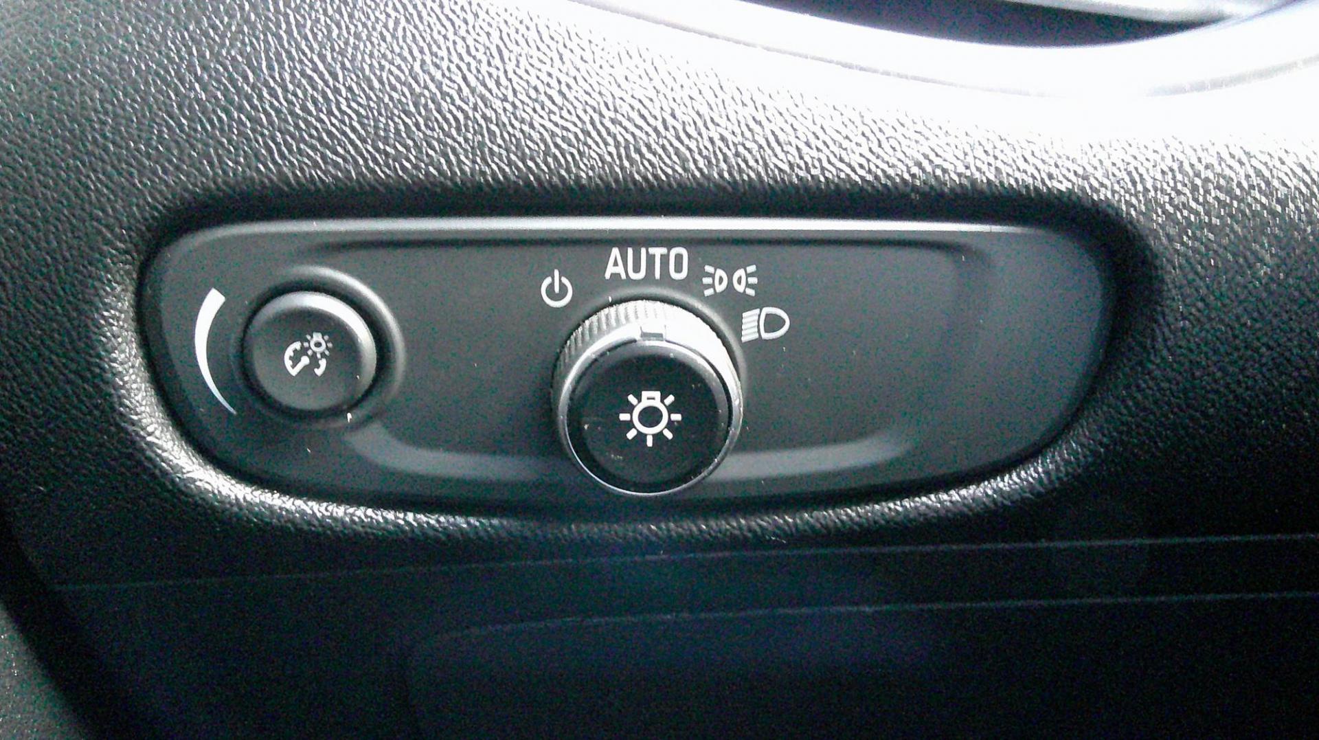 2019 SILVER Chevrolet Malibu LT (1G1ZD5ST8KF) with an 1.5L L4 DOHC 16V engine, 6A transmission, located at 540a Delsea Drive, Sewell, NJ, 08080, (987) 867-5309, 39.752560, -75.111206 - Photo#23