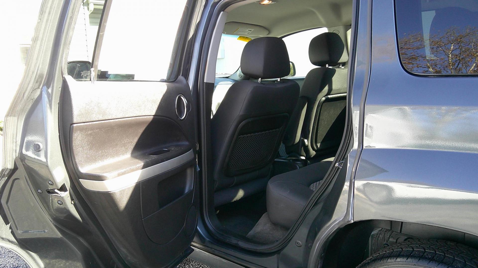 2011 GRAY Chevrolet HHR 1LT (3GNBABFW7BS) with an 2.2L L4 DOHC 16V FFV engine, 4-Speed Automatic transmission, located at 540a Delsea Drive, Sewell, NJ, 08080, (987) 867-5309, 39.752560, -75.111206 - Photo#11