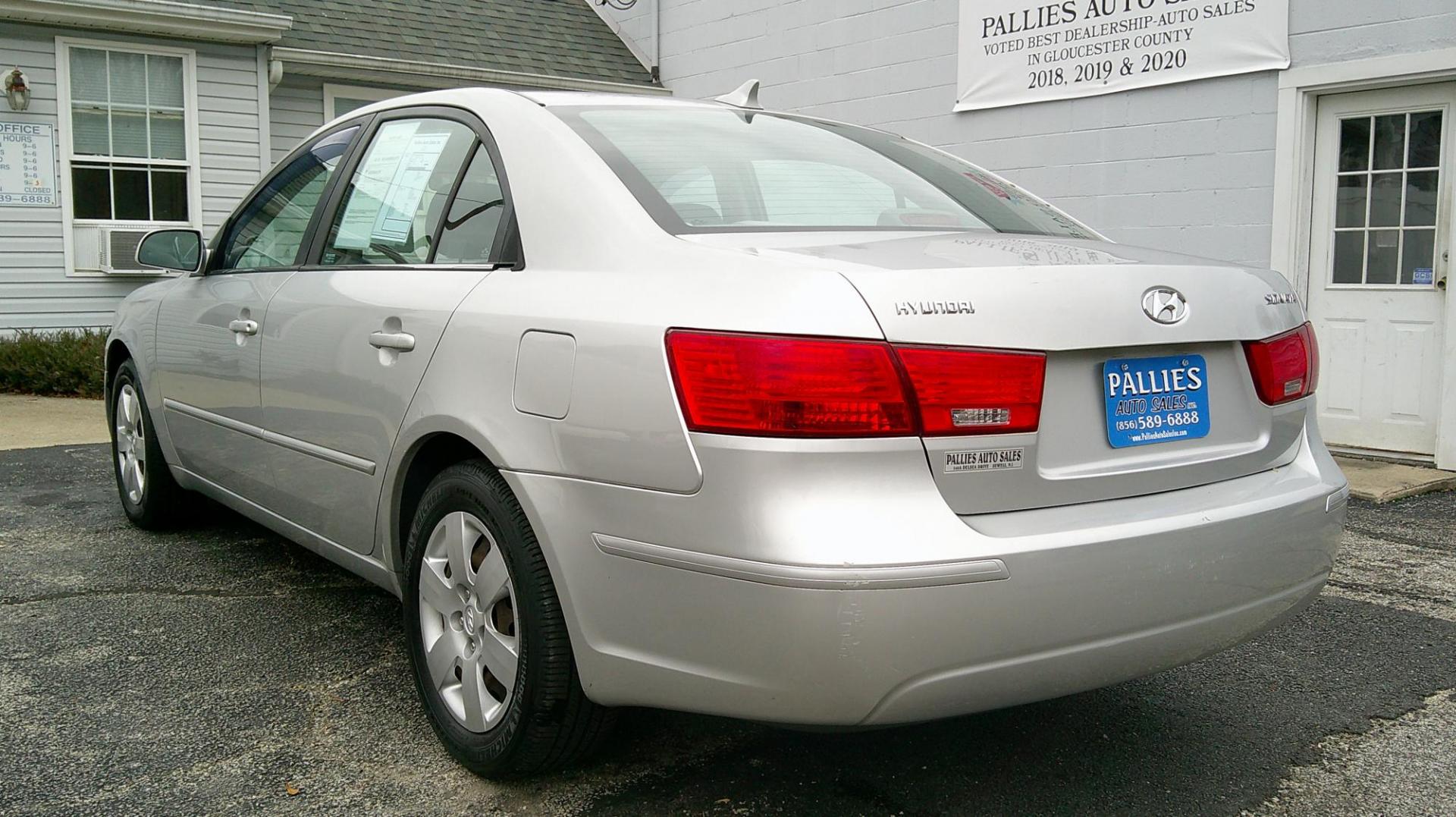 2009 SILVER Hyundai Sonata GLS (5NPET46C39H) with an 2.4L L4 DOHC 16V engine, located at 540a Delsea Drive, Sewell, NJ, 08080, (987) 867-5309, 39.752560, -75.111206 - Photo#2