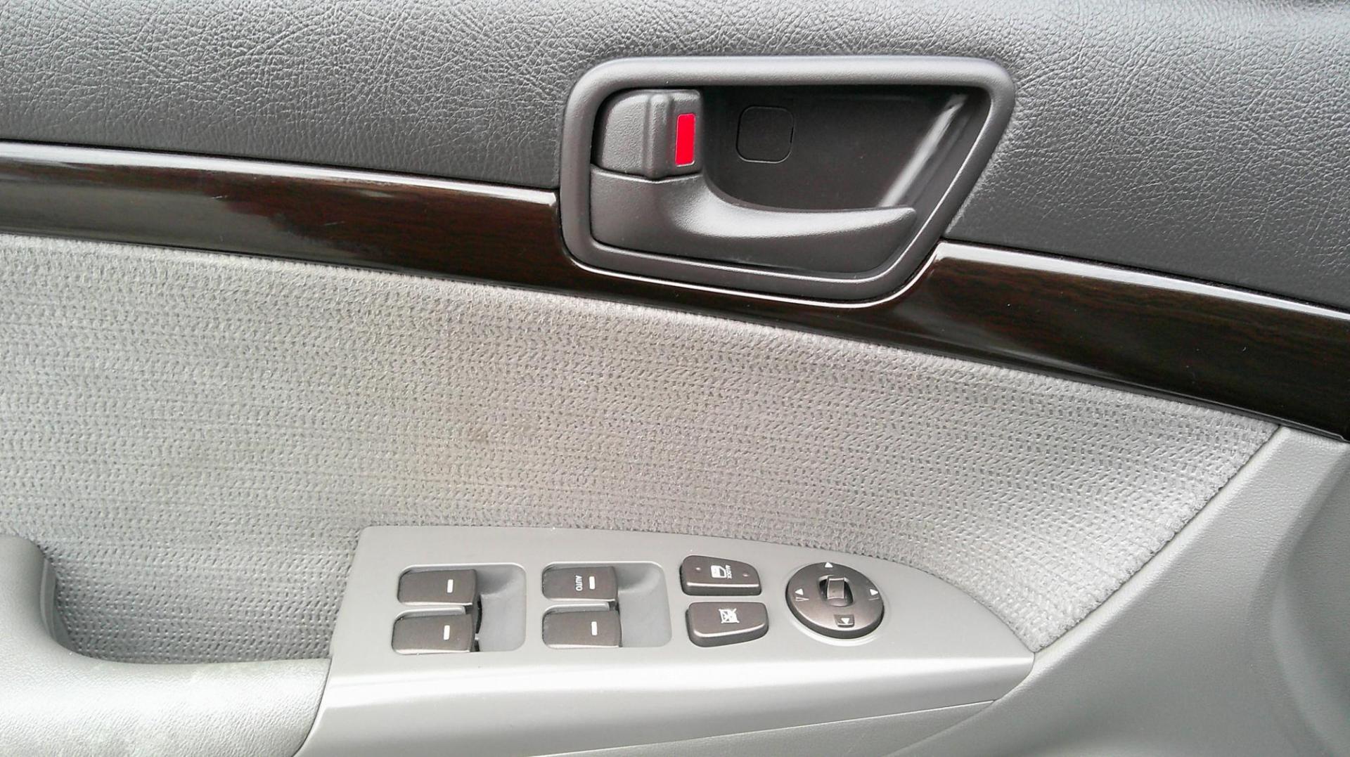 2009 SILVER Hyundai Sonata GLS (5NPET46C39H) with an 2.4L L4 DOHC 16V engine, located at 540a Delsea Drive, Sewell, NJ, 08080, (987) 867-5309, 39.752560, -75.111206 - Photo#10