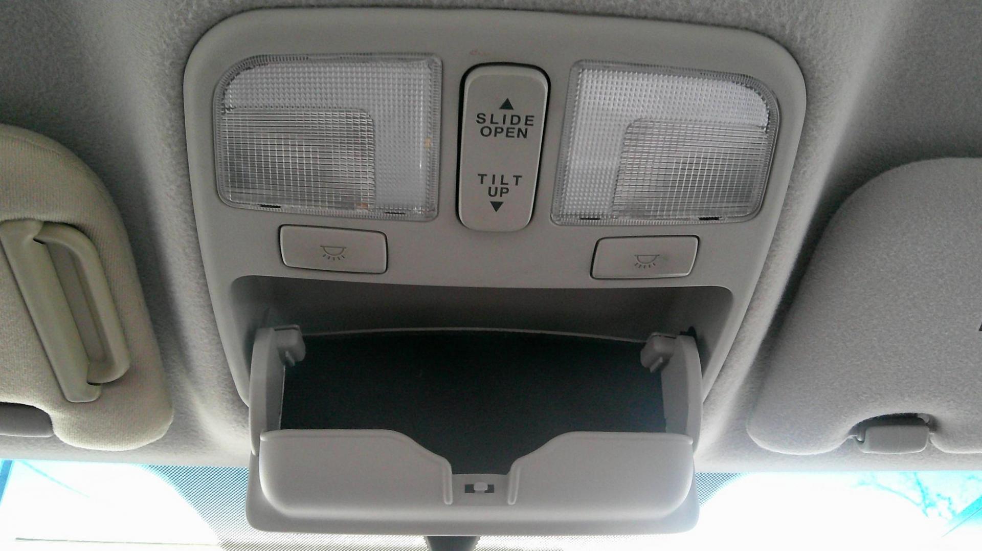 2009 SILVER Hyundai Sonata GLS (5NPET46C39H) with an 2.4L L4 DOHC 16V engine, located at 540a Delsea Drive, Sewell, NJ, 08080, (987) 867-5309, 39.752560, -75.111206 - Photo#21