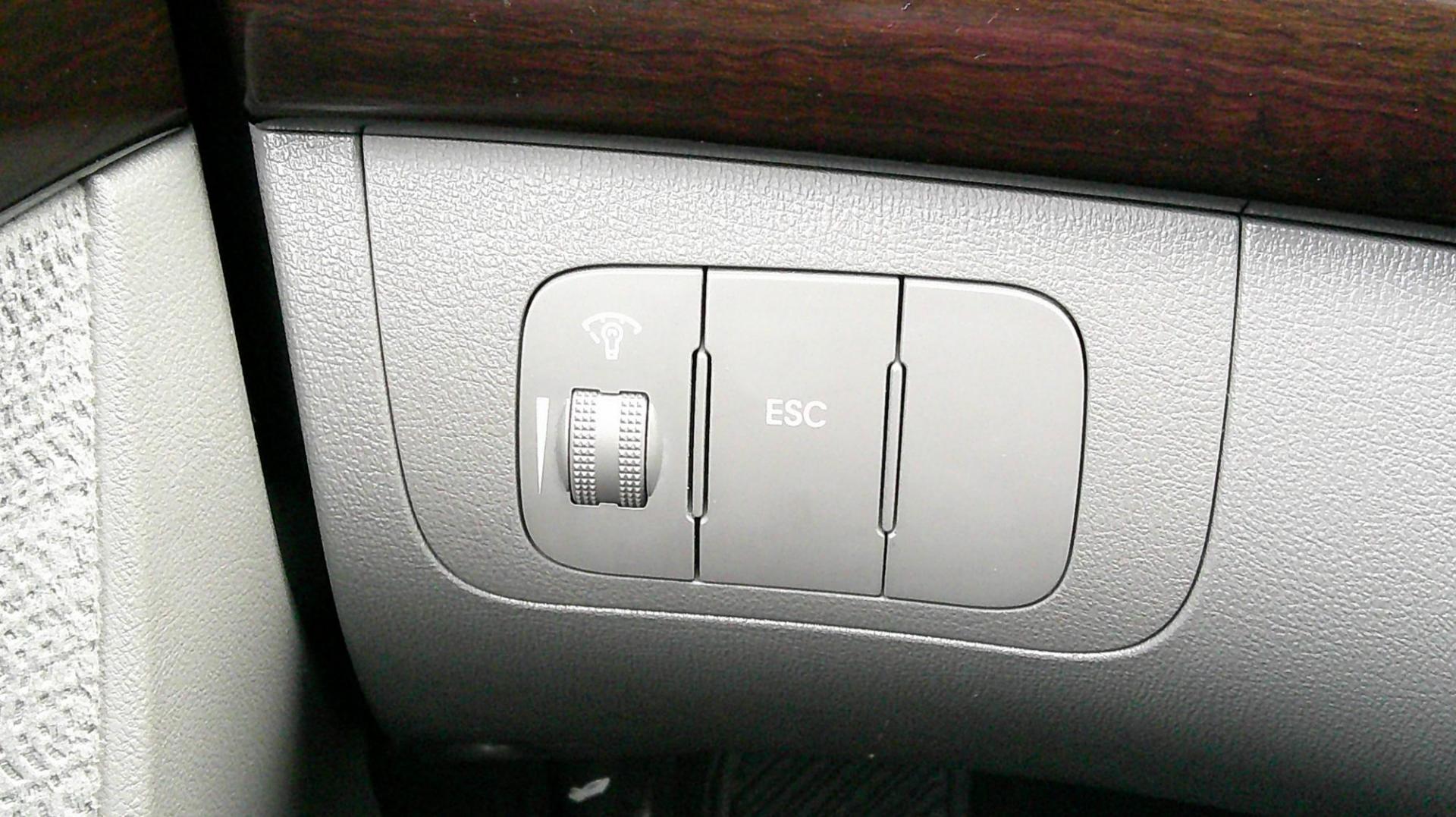 2009 SILVER Hyundai Sonata GLS (5NPET46C39H) with an 2.4L L4 DOHC 16V engine, located at 540a Delsea Drive, Sewell, NJ, 08080, (987) 867-5309, 39.752560, -75.111206 - Photo#24