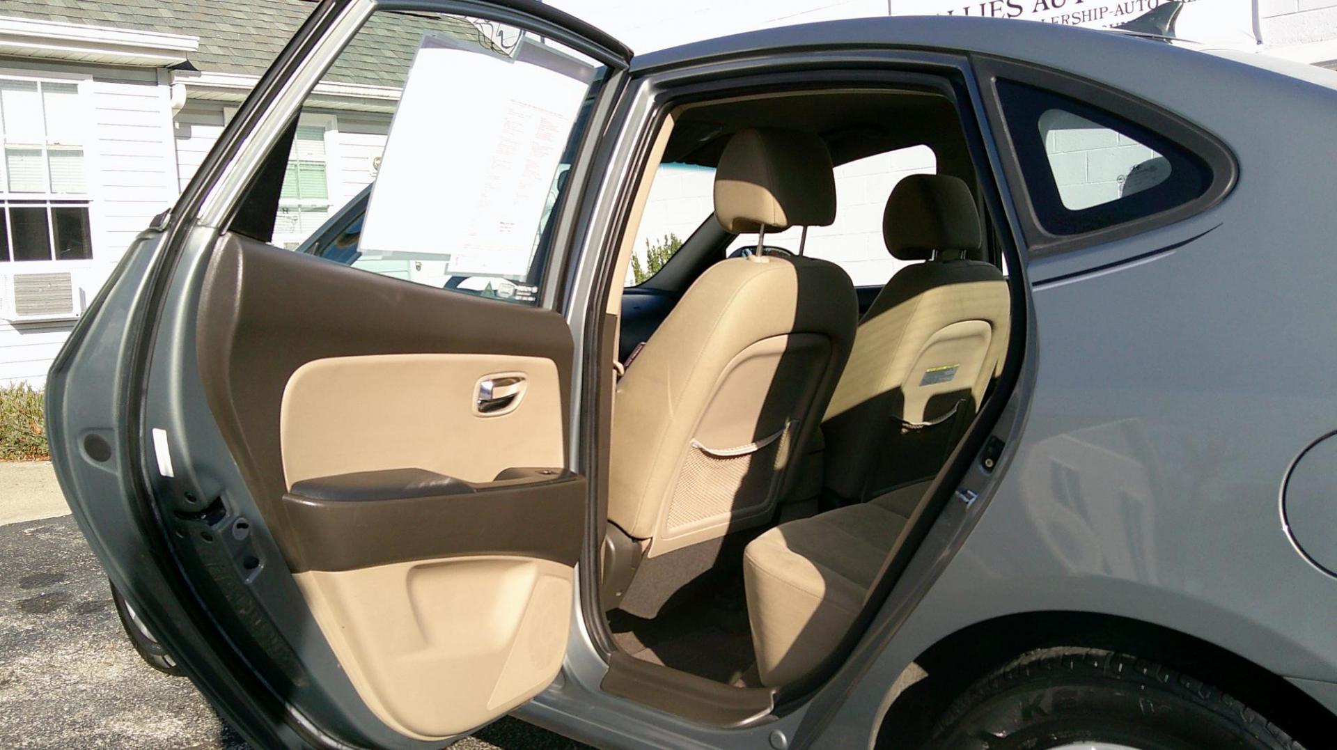 2010 GREEN Hyundai Elantra GLS (KMHDU4AD6AU) with an 2.0L L4 DOHC 16V engine, located at 540a Delsea Drive, Sewell, NJ, 08080, (987) 867-5309, 39.752560, -75.111206 - Photo#11