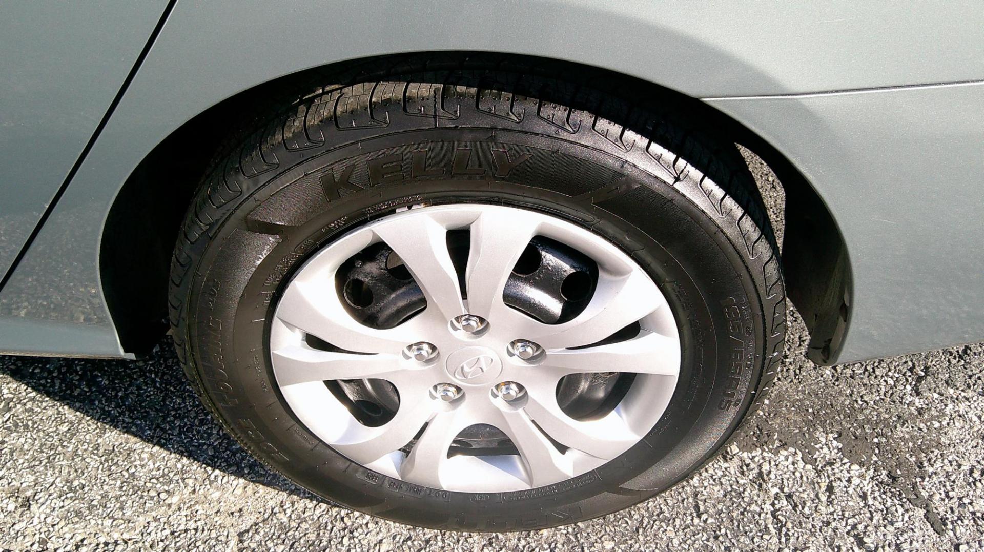 2010 GREEN Hyundai Elantra GLS (KMHDU4AD6AU) with an 2.0L L4 DOHC 16V engine, located at 540a Delsea Drive, Sewell, NJ, 08080, (987) 867-5309, 39.752560, -75.111206 - Photo#24