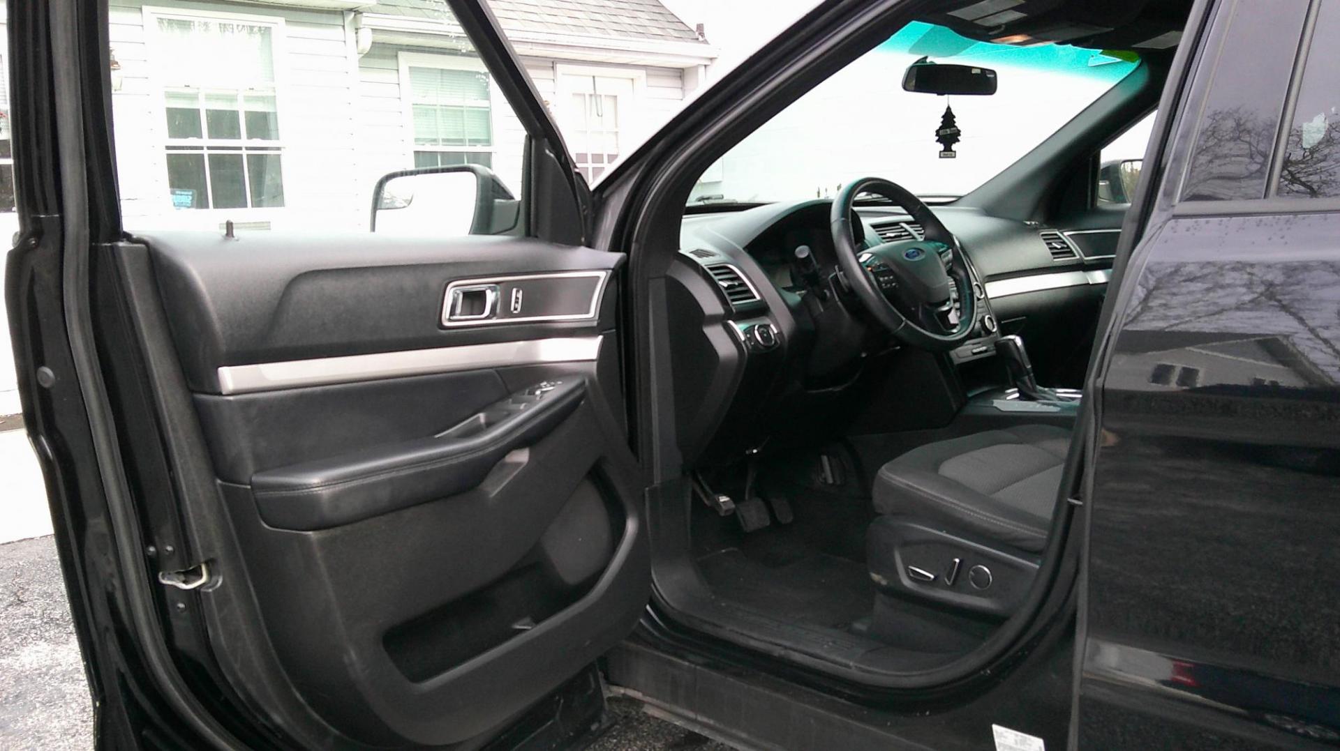 2017 BLACK Ford Explorer XLT 4WD (1FM5K8DH6HG) with an 2.3L L4 DOHC 16V engine, 6A transmission, located at 540a Delsea Drive, Sewell, NJ, 08080, (987) 867-5309, 39.752560, -75.111206 - Photo#10