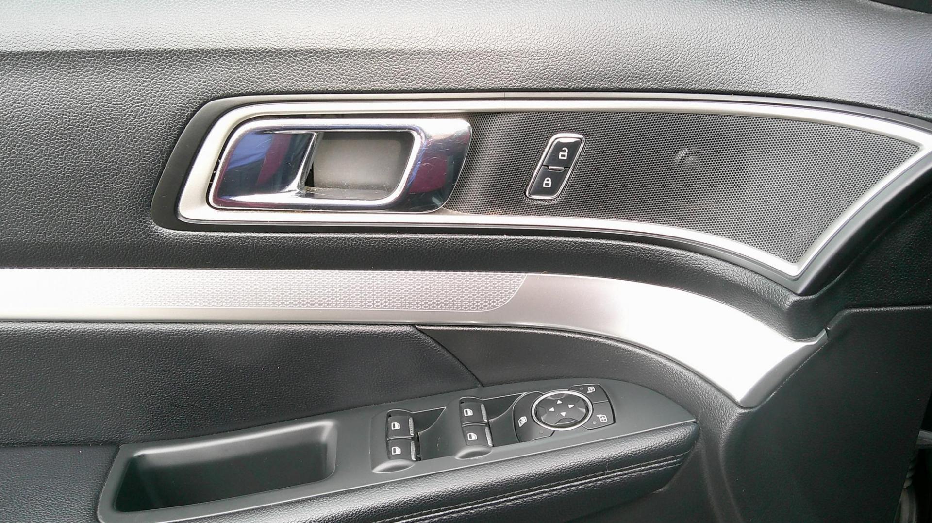 2017 BLACK Ford Explorer XLT 4WD (1FM5K8DH6HG) with an 2.3L L4 DOHC 16V engine, 6A transmission, located at 540a Delsea Drive, Sewell, NJ, 08080, (987) 867-5309, 39.752560, -75.111206 - Photo#11