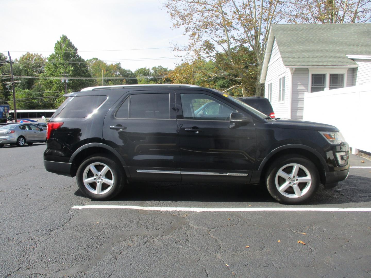 2017 BLACK Ford Explorer XLT 4WD (1FM5K8DH6HG) with an 2.3L L4 DOHC 16V engine, 6A transmission, located at 540a Delsea Drive, Sewell, NJ, 08080, (987) 867-5309, 39.752560, -75.111206- Photo#8