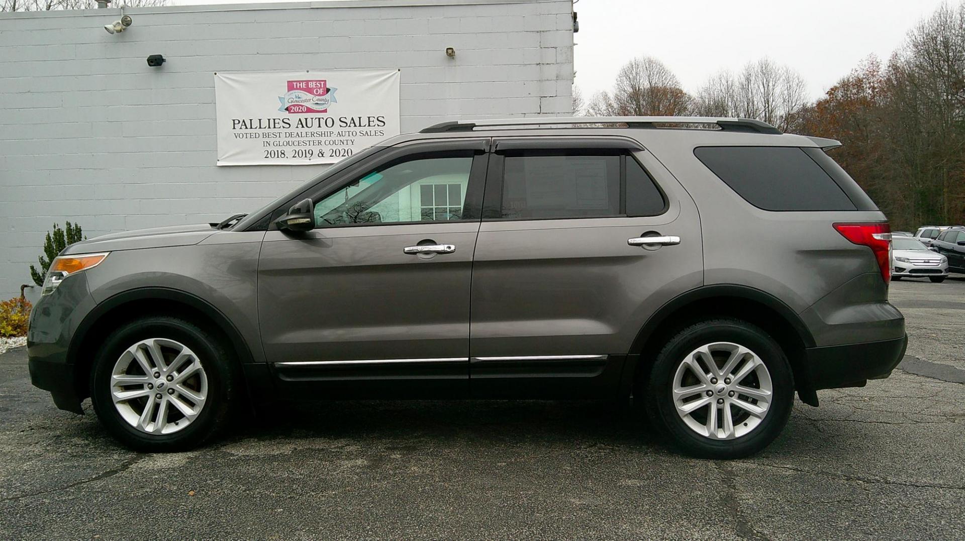 2012 GRAY Ford Explorer XLT 4WD (1FMHK8D83CG) with an 3.5L V6 DOHC 24V engine, 6-Speed Automatic transmission, located at 540a Delsea Drive, Sewell, NJ, 08080, (987) 867-5309, 39.752560, -75.111206 - Photo#1