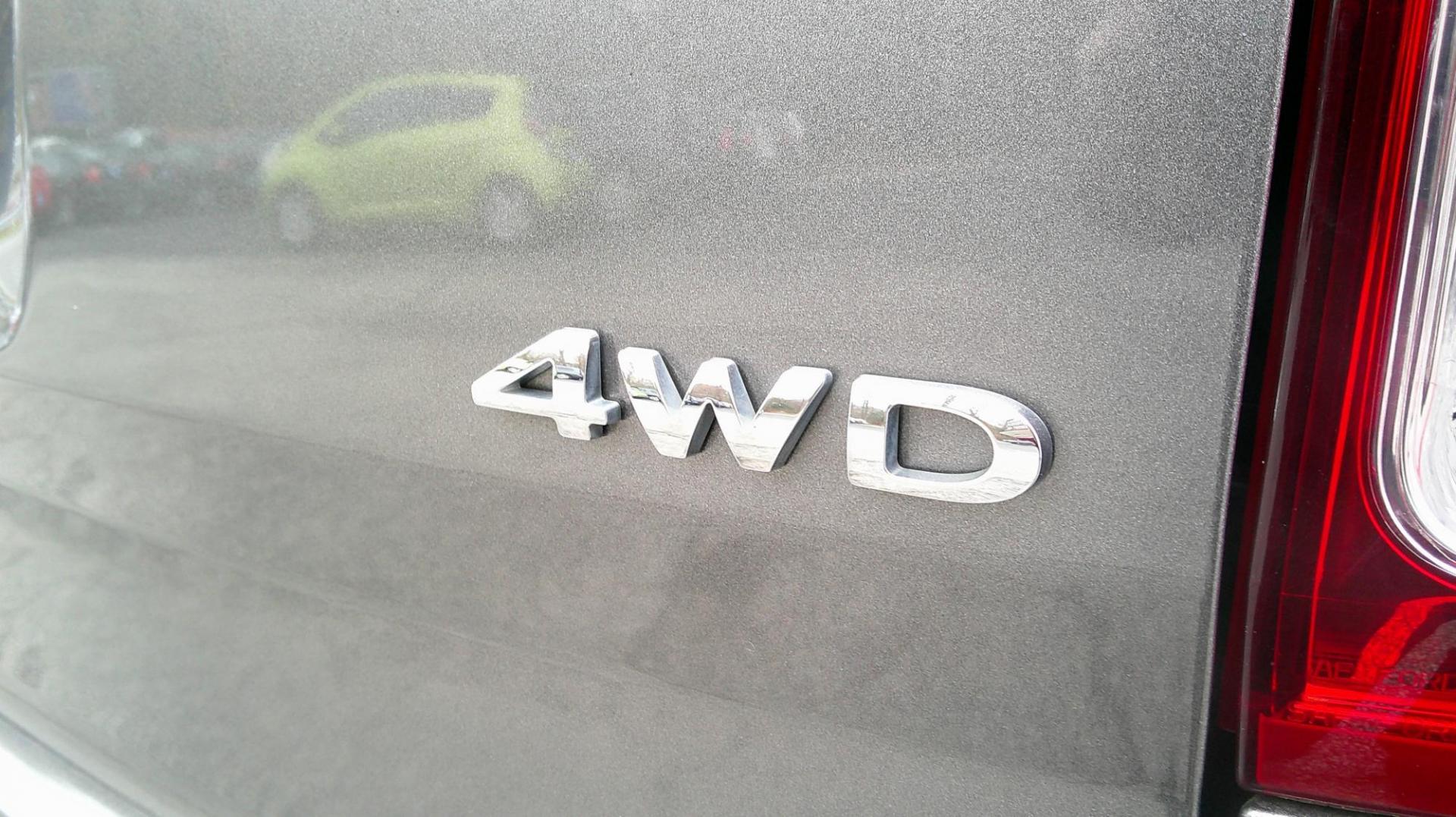 2012 GRAY Ford Explorer XLT 4WD (1FMHK8D83CG) with an 3.5L V6 DOHC 24V engine, 6-Speed Automatic transmission, located at 540a Delsea Drive, Sewell, NJ, 08080, (987) 867-5309, 39.752560, -75.111206 - Photo#6