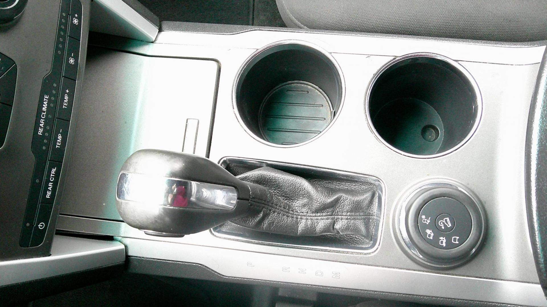 2012 GRAY Ford Explorer XLT 4WD (1FMHK8D83CG) with an 3.5L V6 DOHC 24V engine, 6-Speed Automatic transmission, located at 540a Delsea Drive, Sewell, NJ, 08080, (987) 867-5309, 39.752560, -75.111206 - Photo#23