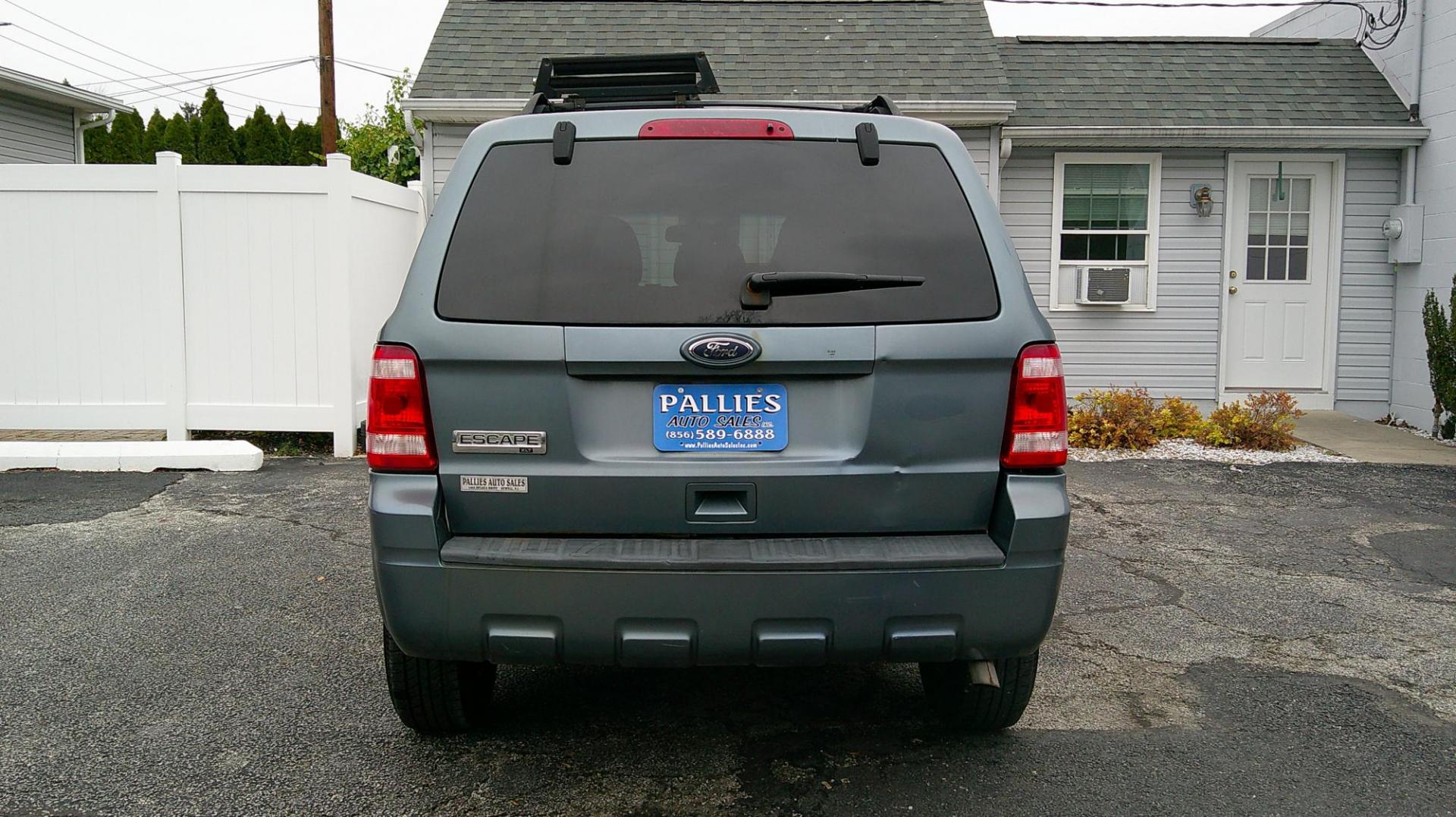 2010 BLUE Ford Escape XLT FWD (1FMCU0D76AK) with an 2.5L L4 DOHC 16V engine, 6-Speed Automatic transmission, located at 540a Delsea Drive, Sewell, NJ, 08080, (987) 867-5309, 39.752560, -75.111206 - Photo#3