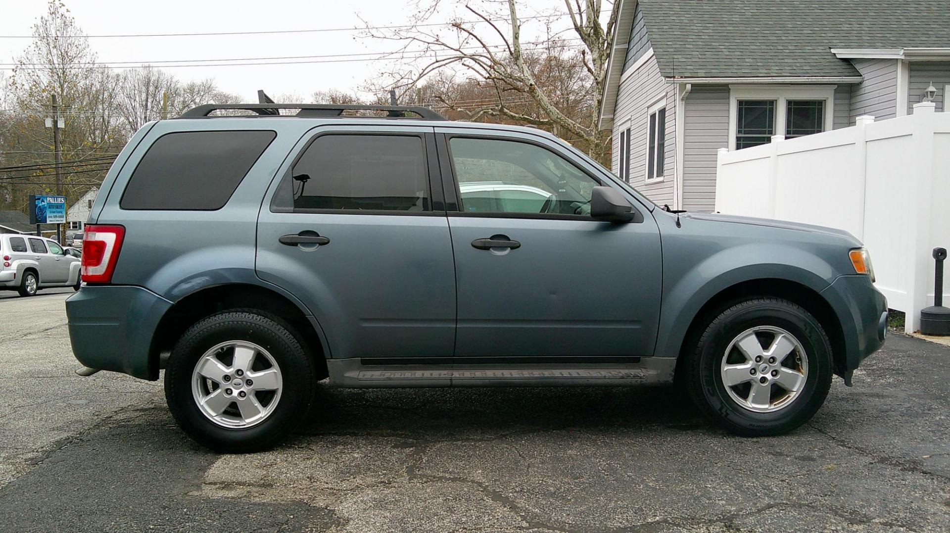 2010 BLUE Ford Escape XLT FWD (1FMCU0D76AK) with an 2.5L L4 DOHC 16V engine, 6-Speed Automatic transmission, located at 540a Delsea Drive, Sewell, NJ, 08080, (987) 867-5309, 39.752560, -75.111206 - Photo#6