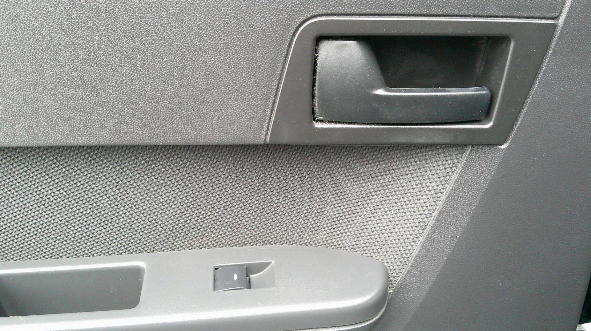 2010 BLUE Ford Escape XLT FWD (1FMCU0D76AK) with an 2.5L L4 DOHC 16V engine, 6-Speed Automatic transmission, located at 540a Delsea Drive, Sewell, NJ, 08080, (987) 867-5309, 39.752560, -75.111206 - Photo#13