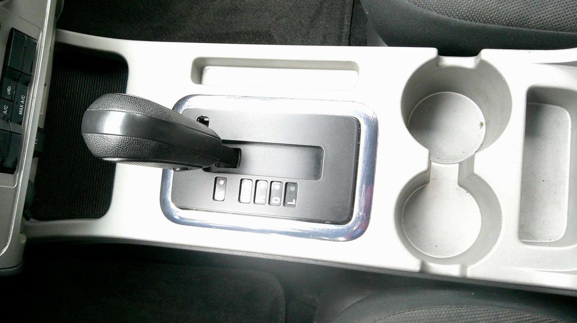 2010 BLUE Ford Escape XLT FWD (1FMCU0D76AK) with an 2.5L L4 DOHC 16V engine, 6-Speed Automatic transmission, located at 540a Delsea Drive, Sewell, NJ, 08080, (987) 867-5309, 39.752560, -75.111206 - Photo#20