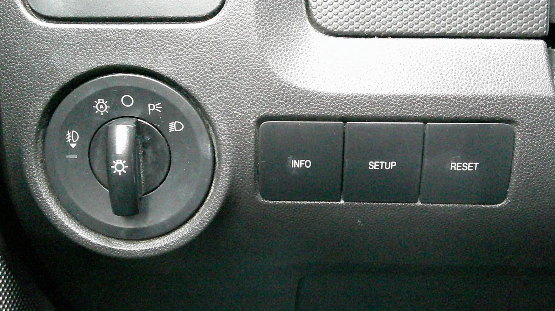 2010 BLUE Ford Escape XLT FWD (1FMCU0D76AK) with an 2.5L L4 DOHC 16V engine, 6-Speed Automatic transmission, located at 540a Delsea Drive, Sewell, NJ, 08080, (987) 867-5309, 39.752560, -75.111206 - Photo#21