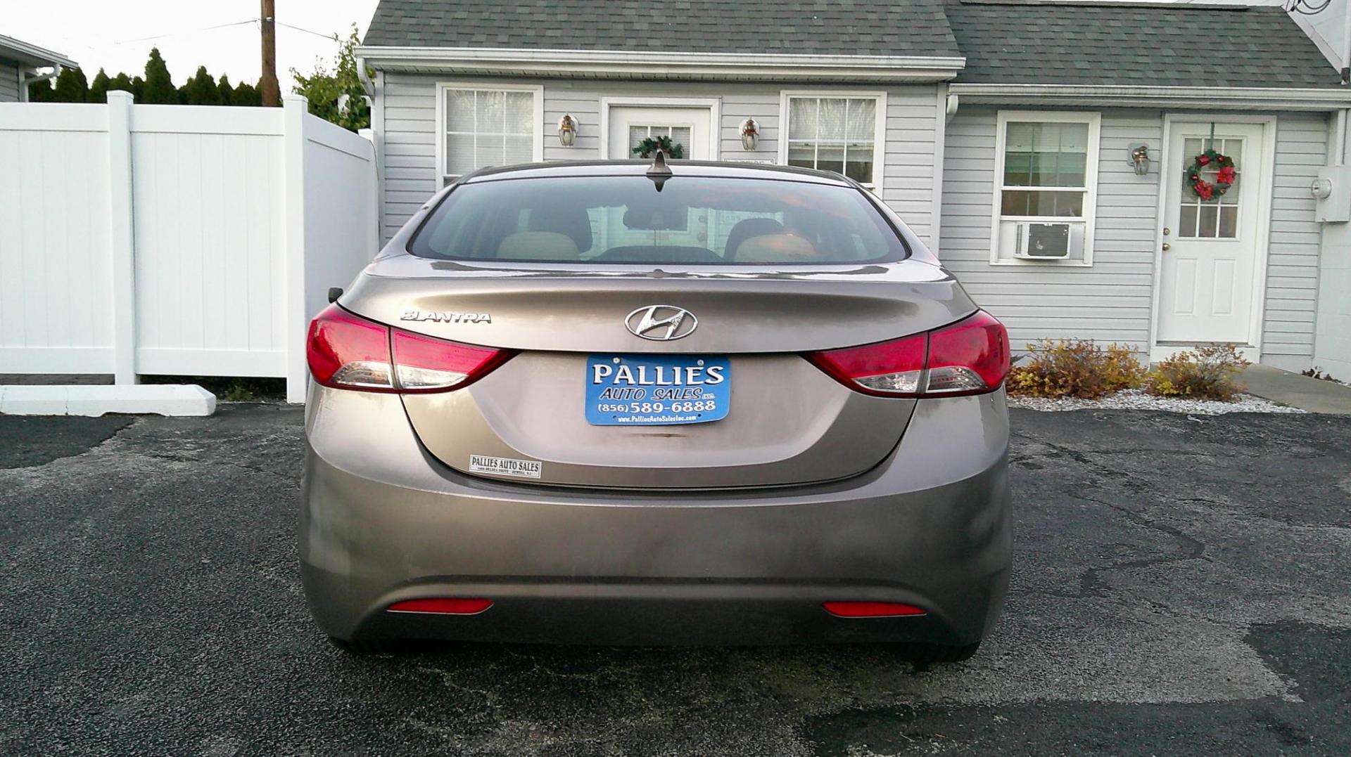 2012 GRAY Hyundai Elantra Limited (5NPDH4AE2CH) with an 1.8L L4 DOHC 16V engine, 6-Speed Automatic transmission, located at 540a Delsea Drive, Sewell, NJ, 08080, (987) 867-5309, 39.752560, -75.111206 - Photo#3