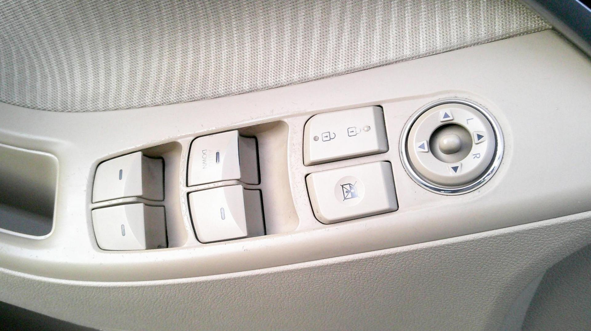 2012 GRAY Hyundai Elantra Limited (5NPDH4AE2CH) with an 1.8L L4 DOHC 16V engine, 6-Speed Automatic transmission, located at 540a Delsea Drive, Sewell, NJ, 08080, (987) 867-5309, 39.752560, -75.111206 - Photo#10