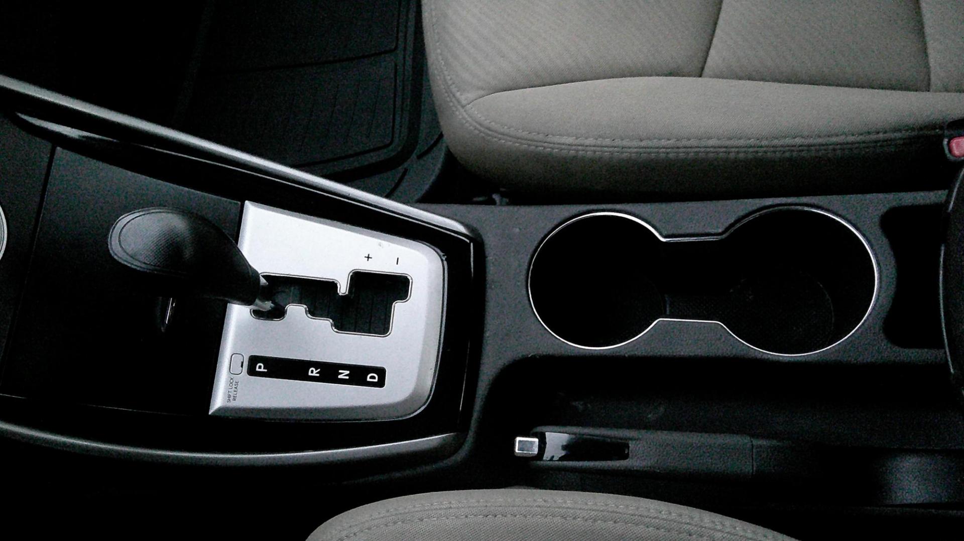 2012 GRAY Hyundai Elantra Limited (5NPDH4AE2CH) with an 1.8L L4 DOHC 16V engine, 6-Speed Automatic transmission, located at 540a Delsea Drive, Sewell, NJ, 08080, (987) 867-5309, 39.752560, -75.111206 - Photo#19