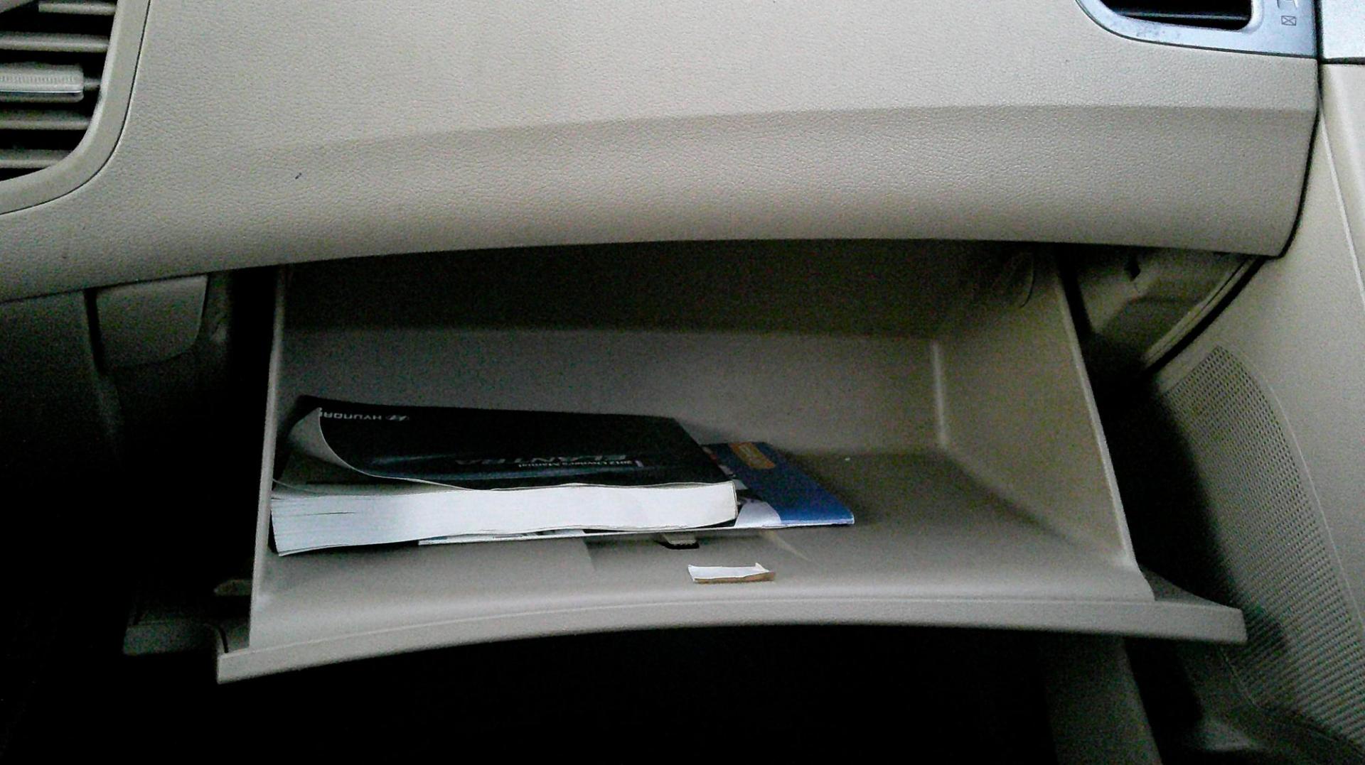 2012 GRAY Hyundai Elantra Limited (5NPDH4AE2CH) with an 1.8L L4 DOHC 16V engine, 6-Speed Automatic transmission, located at 540a Delsea Drive, Sewell, NJ, 08080, (987) 867-5309, 39.752560, -75.111206 - Photo#21