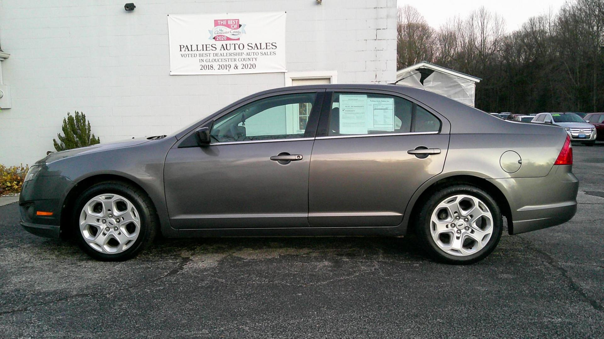 2011 GRAY Ford Fusion I4 SE (3FAHP0HA1BR) with an 2.5L L4 DOHC 16V engine, located at 540a Delsea Drive, Sewell, NJ, 08080, (987) 867-5309, 39.752560, -75.111206 - Photo#1