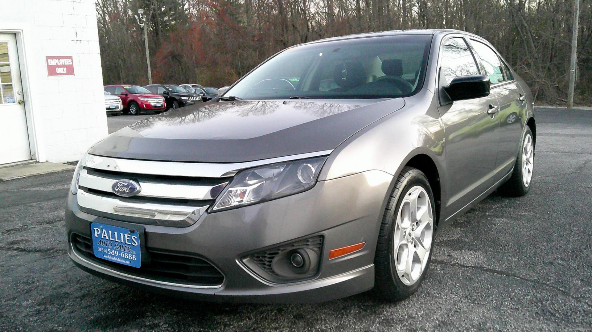 2011 GRAY Ford Fusion I4 SE (3FAHP0HA1BR) with an 2.5L L4 DOHC 16V engine, located at 540a Delsea Drive, Sewell, NJ, 08080, (987) 867-5309, 39.752560, -75.111206 - Photo#0