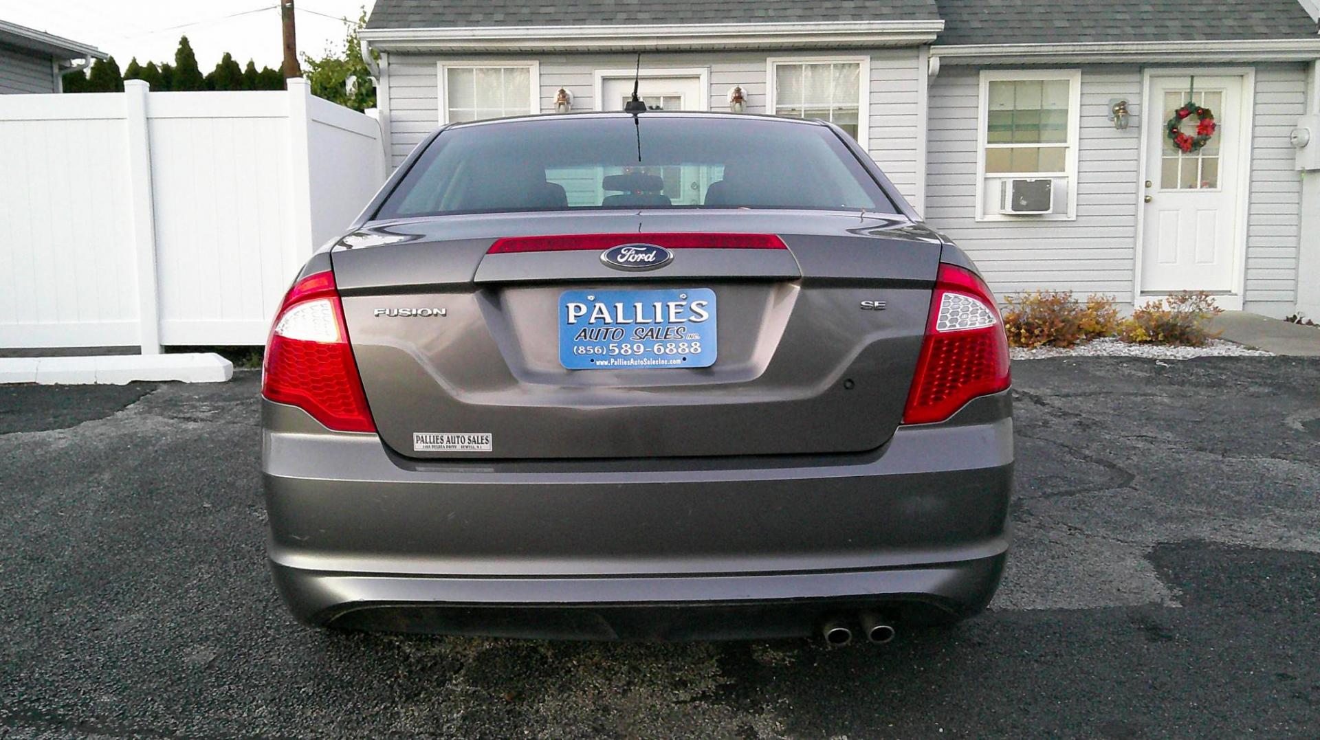 2011 GRAY Ford Fusion I4 SE (3FAHP0HA1BR) with an 2.5L L4 DOHC 16V engine, located at 540a Delsea Drive, Sewell, NJ, 08080, (987) 867-5309, 39.752560, -75.111206 - Photo#3