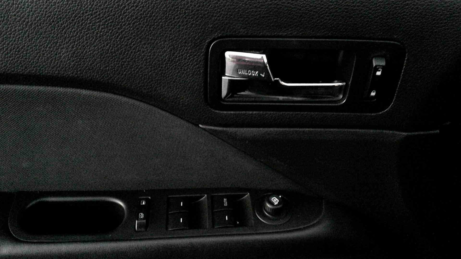 2011 GRAY Ford Fusion I4 SE (3FAHP0HA1BR) with an 2.5L L4 DOHC 16V engine, located at 540a Delsea Drive, Sewell, NJ, 08080, (987) 867-5309, 39.752560, -75.111206 - Photo#10