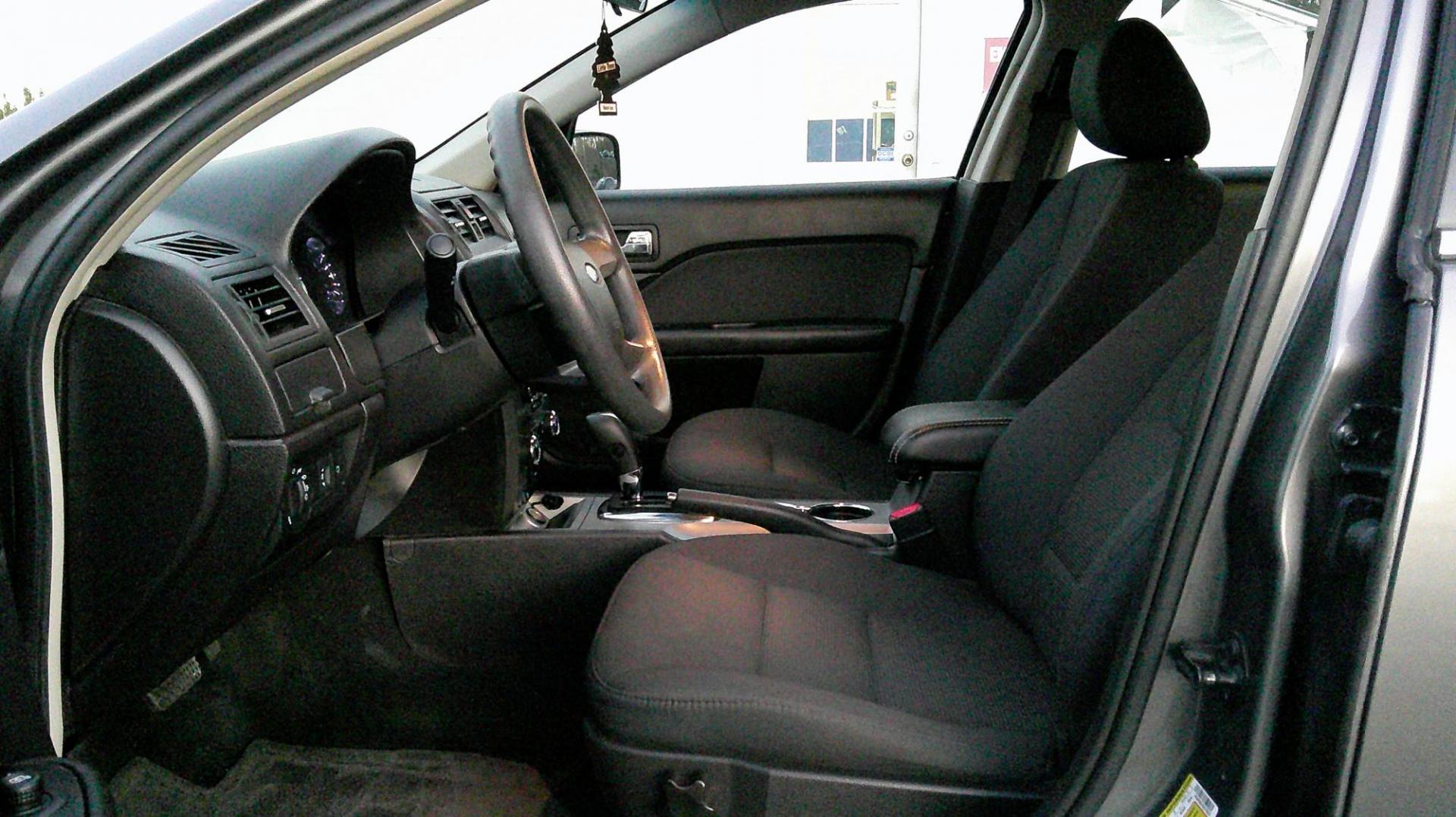 2011 GRAY Ford Fusion I4 SE (3FAHP0HA1BR) with an 2.5L L4 DOHC 16V engine, located at 540a Delsea Drive, Sewell, NJ, 08080, (987) 867-5309, 39.752560, -75.111206 - Photo#11