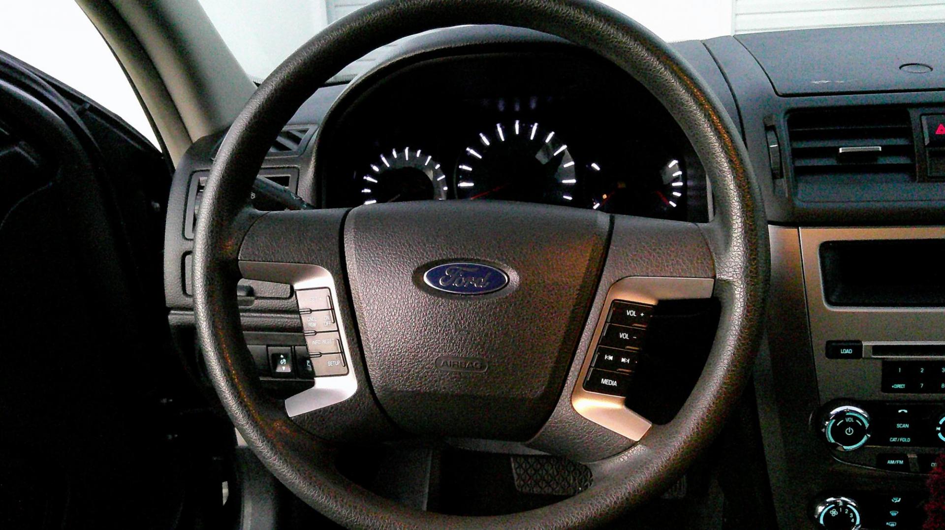 2011 GRAY Ford Fusion I4 SE (3FAHP0HA1BR) with an 2.5L L4 DOHC 16V engine, located at 540a Delsea Drive, Sewell, NJ, 08080, (987) 867-5309, 39.752560, -75.111206 - Photo#15