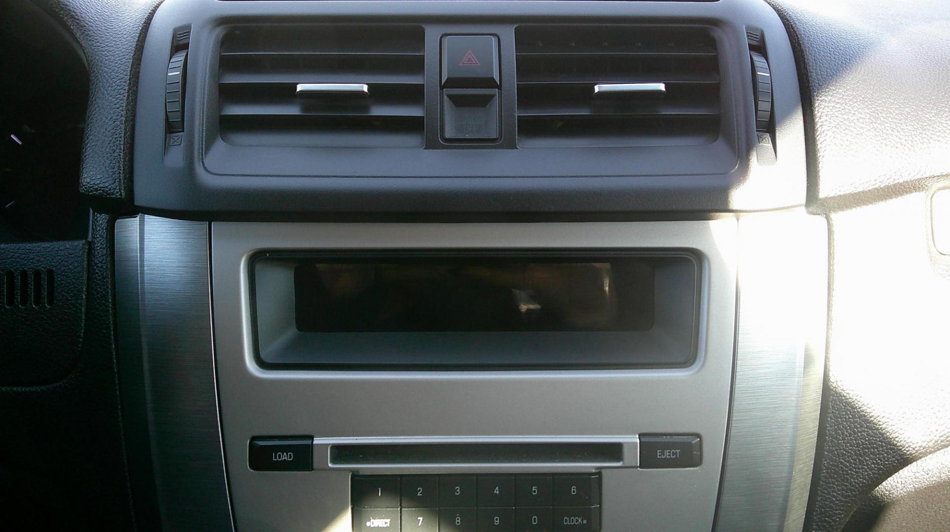 2011 GRAY Ford Fusion I4 SE (3FAHP0HA1BR) with an 2.5L L4 DOHC 16V engine, located at 540a Delsea Drive, Sewell, NJ, 08080, (987) 867-5309, 39.752560, -75.111206 - Photo#18