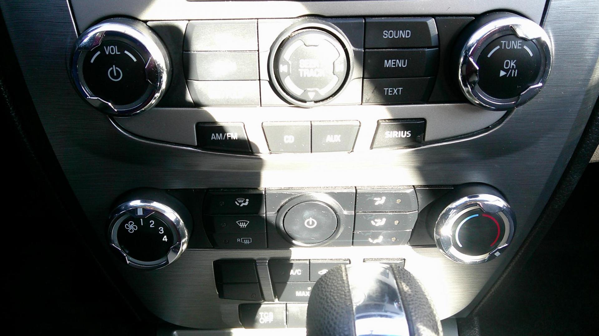 2011 GRAY Ford Fusion I4 SE (3FAHP0HA1BR) with an 2.5L L4 DOHC 16V engine, located at 540a Delsea Drive, Sewell, NJ, 08080, (987) 867-5309, 39.752560, -75.111206 - Photo#19