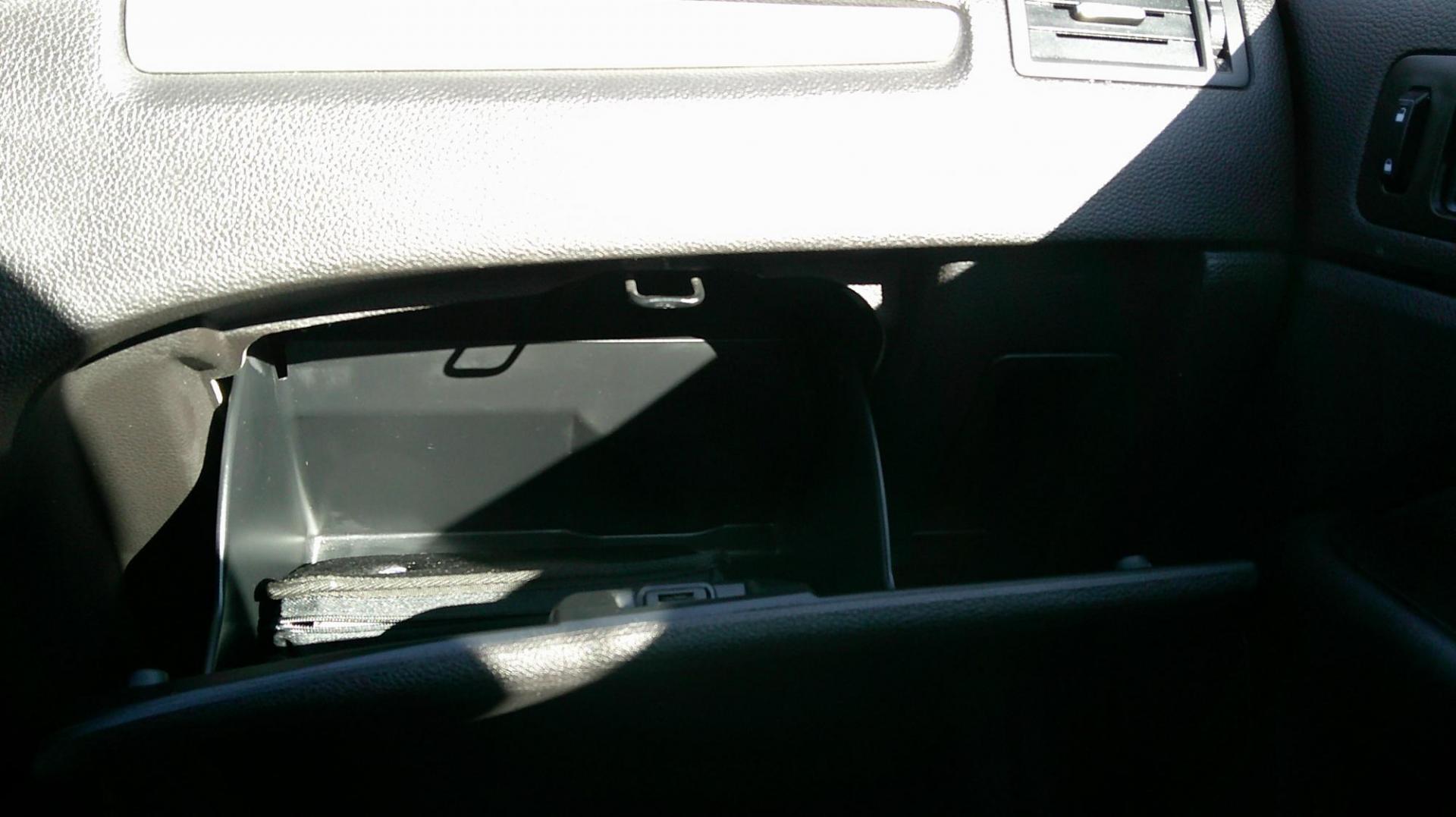 2011 GRAY Ford Fusion I4 SE (3FAHP0HA1BR) with an 2.5L L4 DOHC 16V engine, located at 540a Delsea Drive, Sewell, NJ, 08080, (987) 867-5309, 39.752560, -75.111206 - Photo#22