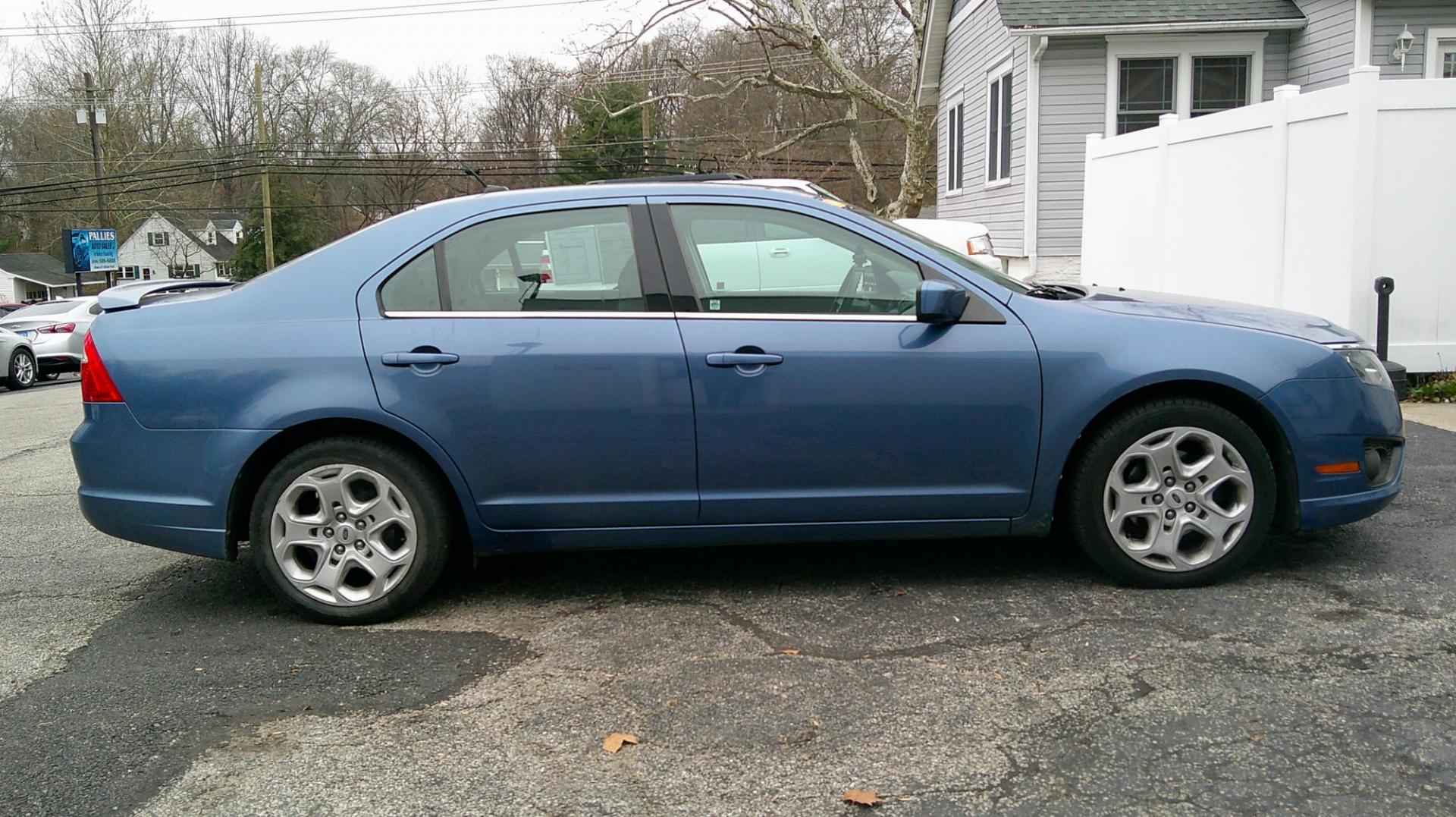 2010 BLUE Ford Fusion SE (3FAHP0HA0AR) with an 2.5L L4 DOHC 16V engine, located at 540a Delsea Drive, Sewell, NJ, 08080, (987) 867-5309, 39.752560, -75.111206 - Photo#6