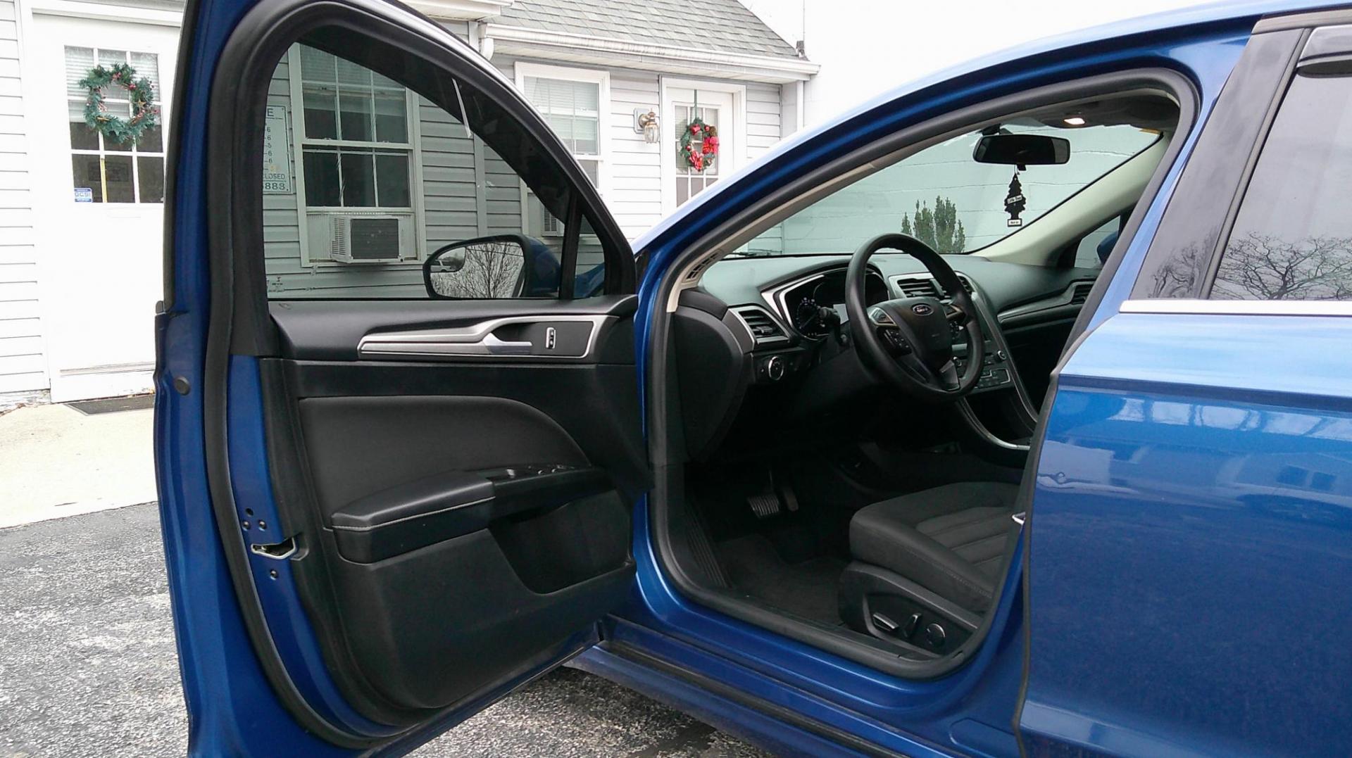 2017 BLUE Ford Fusion SE (3FA6P0H72HR) with an 2.5L L4 DOHC 16V engine, 6A transmission, located at 540a Delsea Drive, Sewell, NJ, 08080, (987) 867-5309, 39.752560, -75.111206 - Photo#10