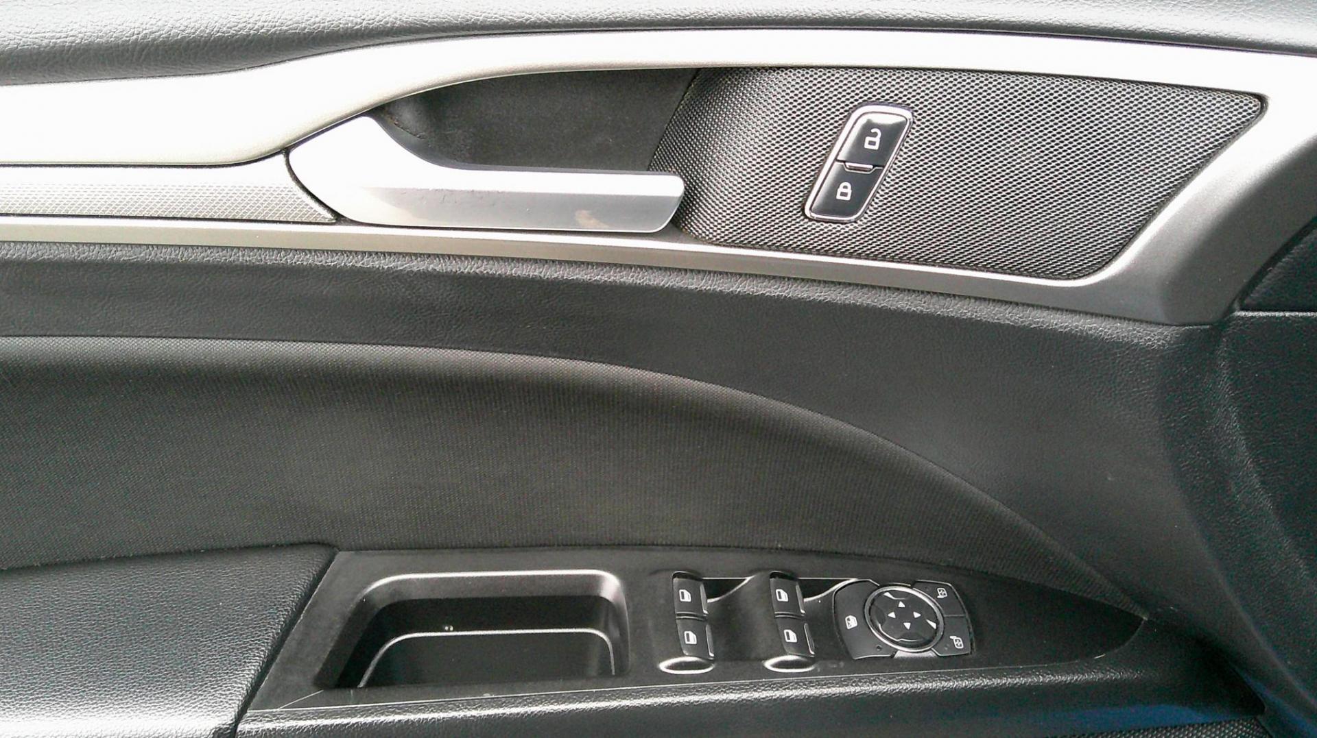 2017 BLUE Ford Fusion SE (3FA6P0H72HR) with an 2.5L L4 DOHC 16V engine, 6A transmission, located at 540a Delsea Drive, Sewell, NJ, 08080, (987) 867-5309, 39.752560, -75.111206 - Photo#11