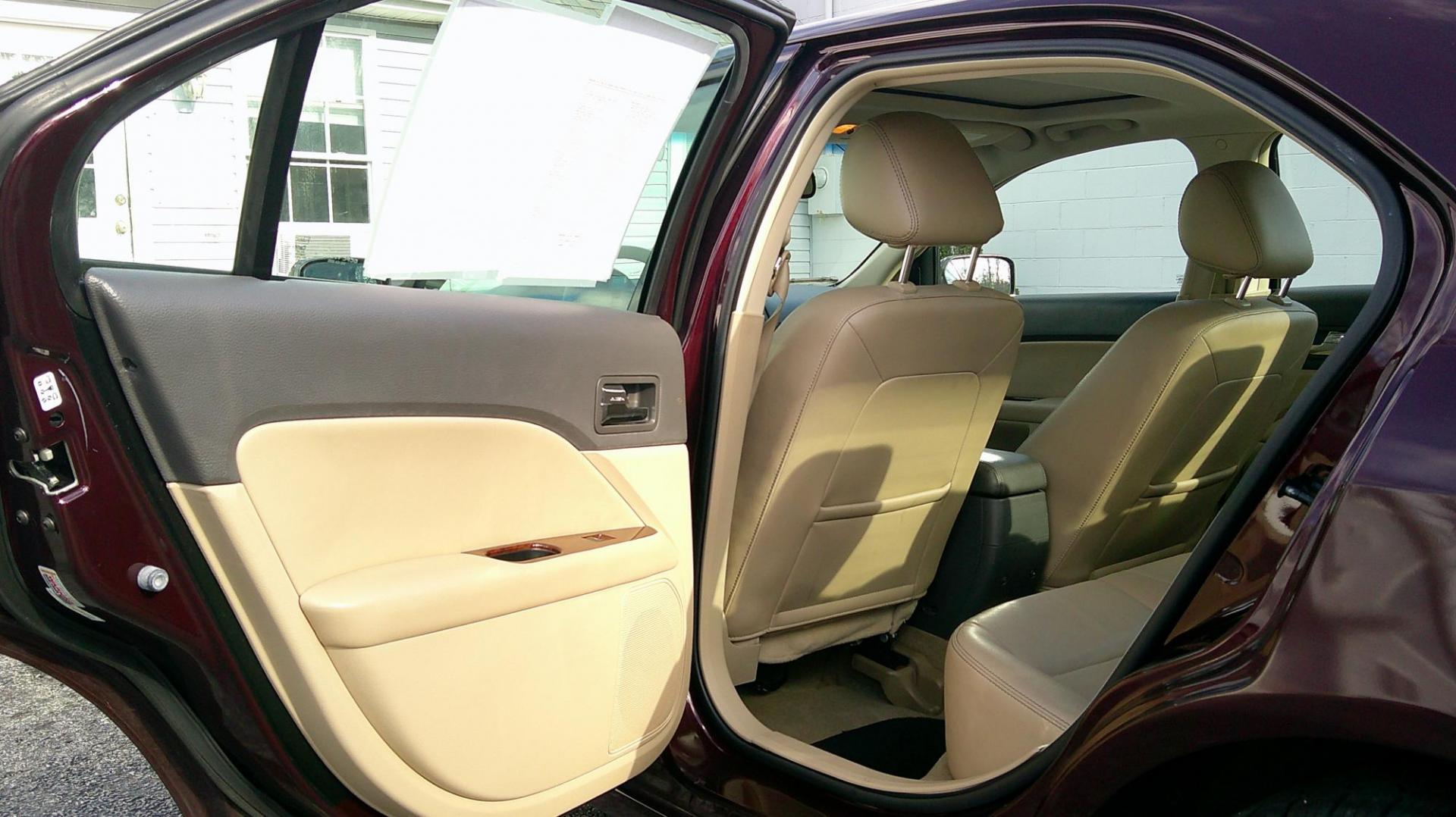 2011 RED Ford Fusion I4 SEL (3FAHP0JA5BR) with an 2.5L L4 DOHC 16V engine, located at 540a Delsea Drive, Sewell, NJ, 08080, (987) 867-5309, 39.752560, -75.111206 - Photo#13