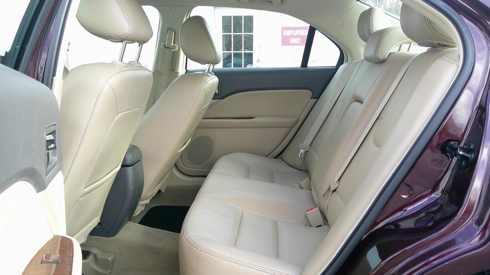 2011 RED Ford Fusion I4 SEL (3FAHP0JA5BR) with an 2.5L L4 DOHC 16V engine, located at 540a Delsea Drive, Sewell, NJ, 08080, (987) 867-5309, 39.752560, -75.111206 - Photo#15