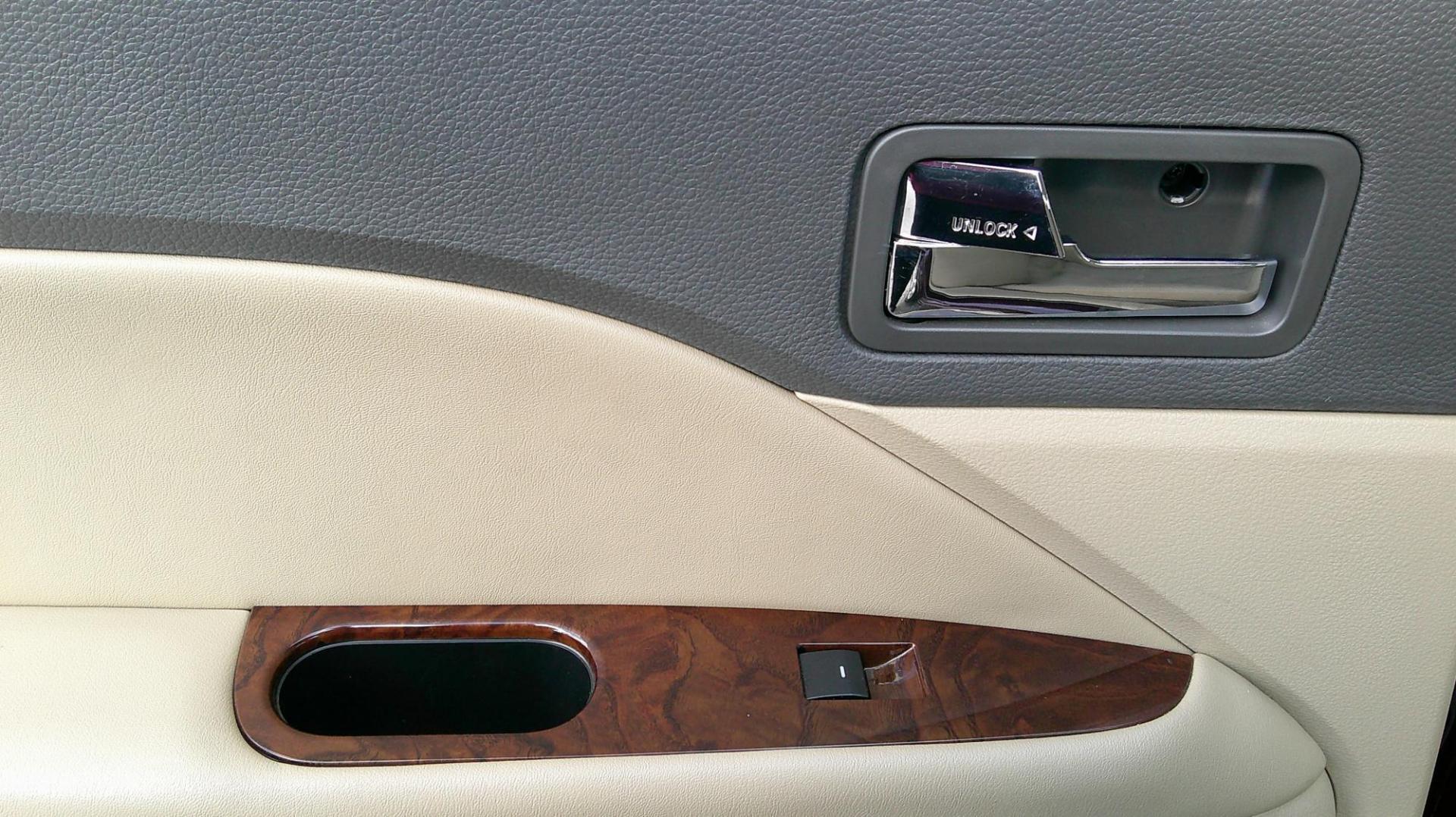 2011 RED Ford Fusion I4 SEL (3FAHP0JA5BR) with an 2.5L L4 DOHC 16V engine, located at 540a Delsea Drive, Sewell, NJ, 08080, (987) 867-5309, 39.752560, -75.111206 - Photo#14