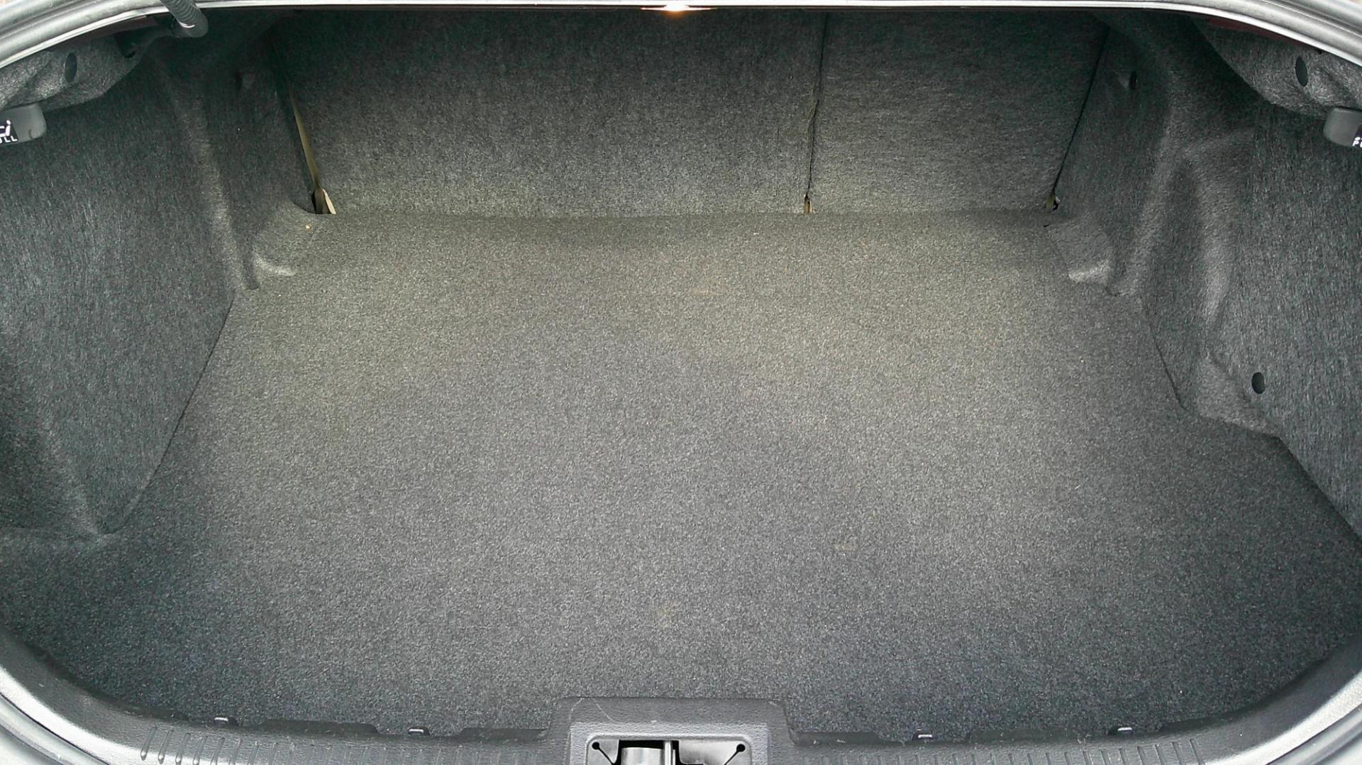 2011 RED Ford Fusion I4 SEL (3FAHP0JA5BR) with an 2.5L L4 DOHC 16V engine, located at 540a Delsea Drive, Sewell, NJ, 08080, (987) 867-5309, 39.752560, -75.111206 - Photo#26