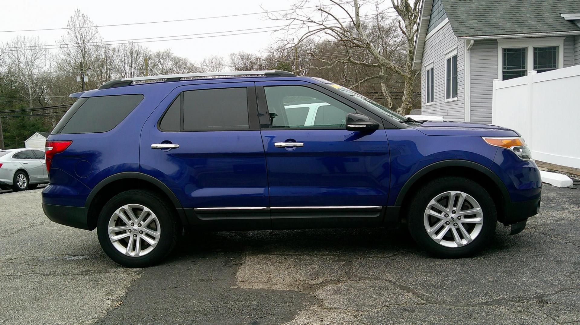 2015 BLUE Ford Explorer XLT 4WD (1FM5K8D84FG) with an 3.5L V6 DOHC 24V engine, 6-Speed Automatic transmission, located at 540a Delsea Drive, Sewell, NJ, 08080, (987) 867-5309, 39.752560, -75.111206 - Photo#8