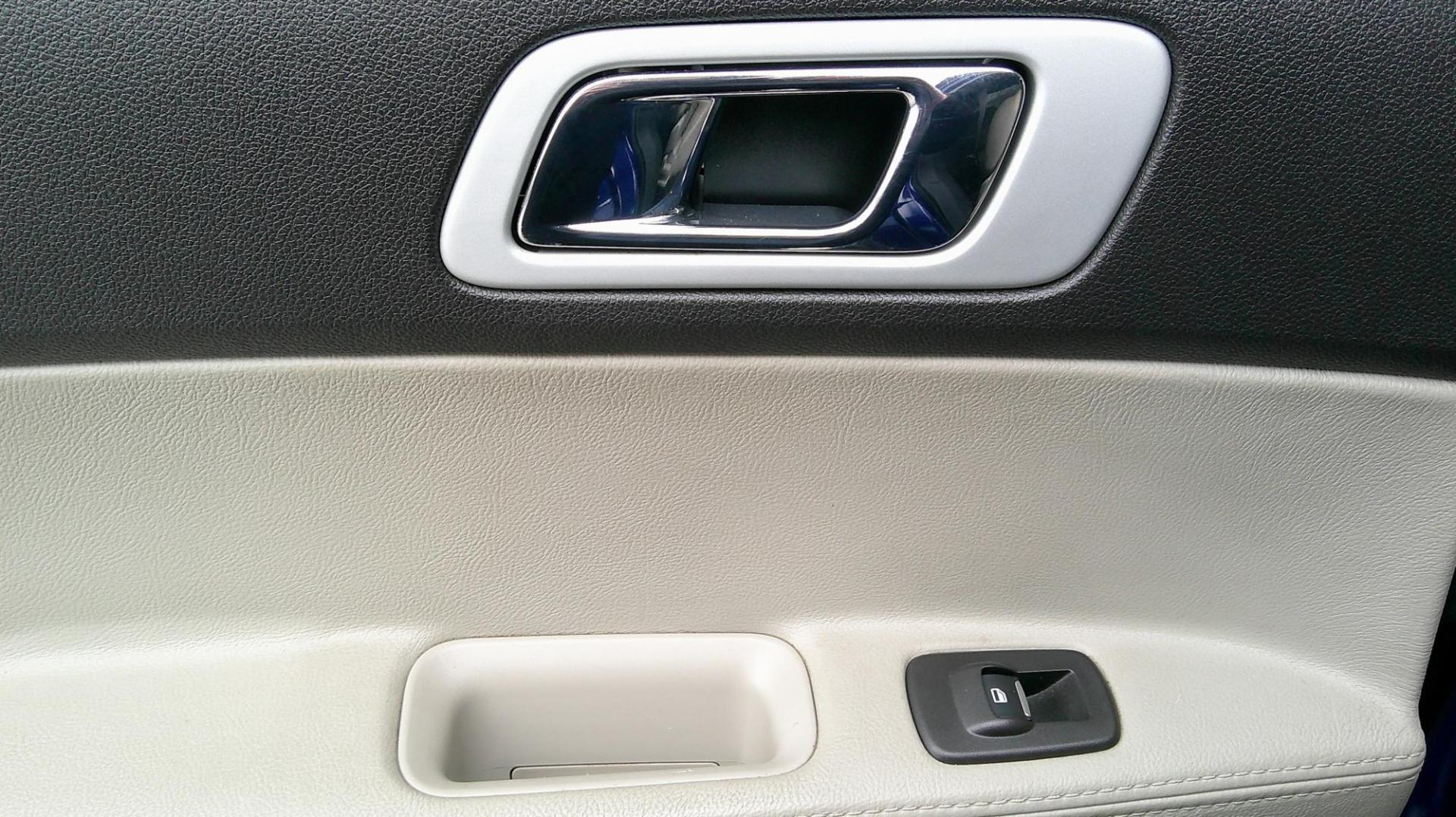 2015 BLUE Ford Explorer XLT 4WD (1FM5K8D84FG) with an 3.5L V6 DOHC 24V engine, 6-Speed Automatic transmission, located at 540a Delsea Drive, Sewell, NJ, 08080, (987) 867-5309, 39.752560, -75.111206 - Photo#15