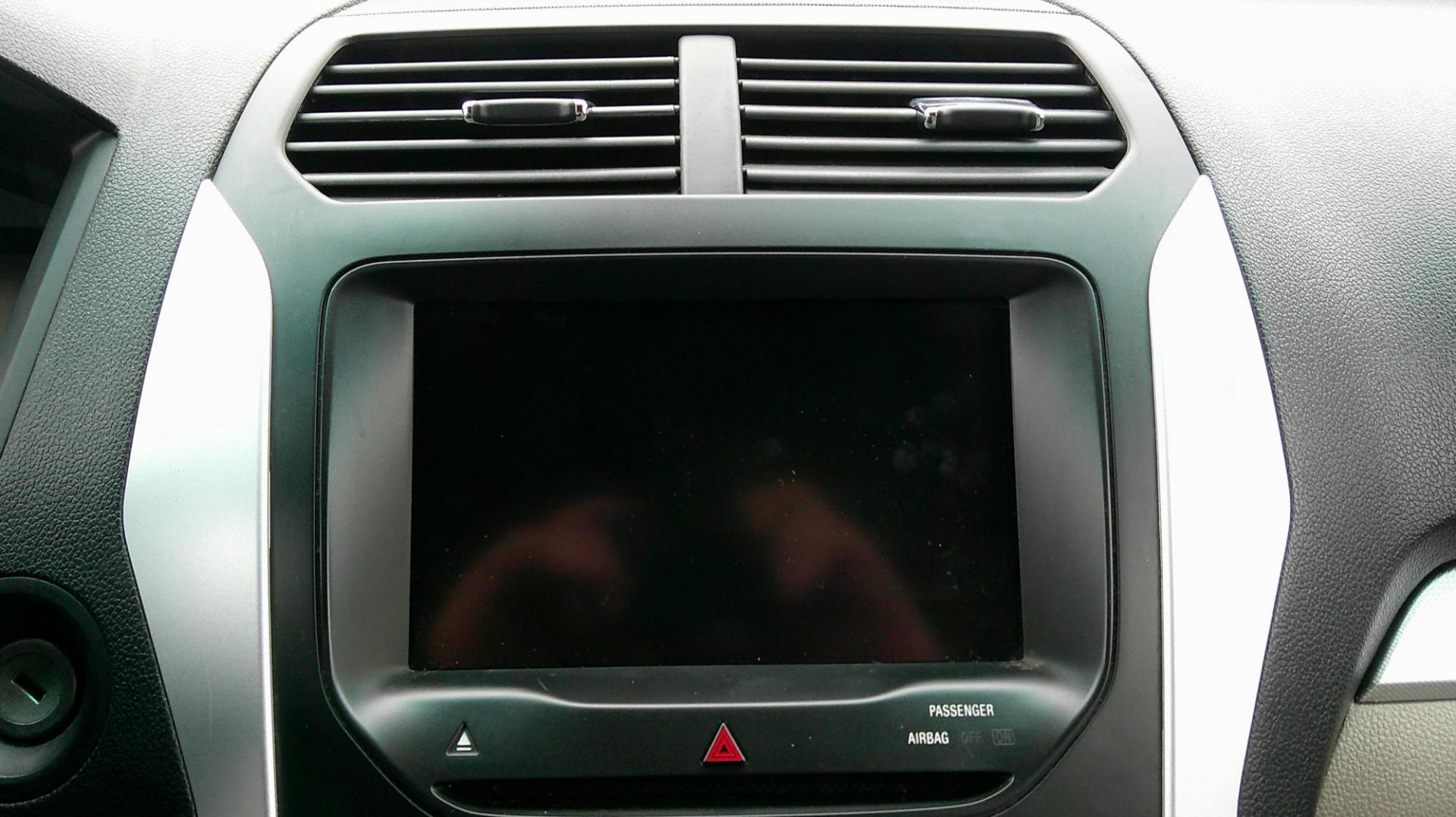 2015 BLUE Ford Explorer XLT 4WD (1FM5K8D84FG) with an 3.5L V6 DOHC 24V engine, 6-Speed Automatic transmission, located at 540a Delsea Drive, Sewell, NJ, 08080, (987) 867-5309, 39.752560, -75.111206 - Photo#21