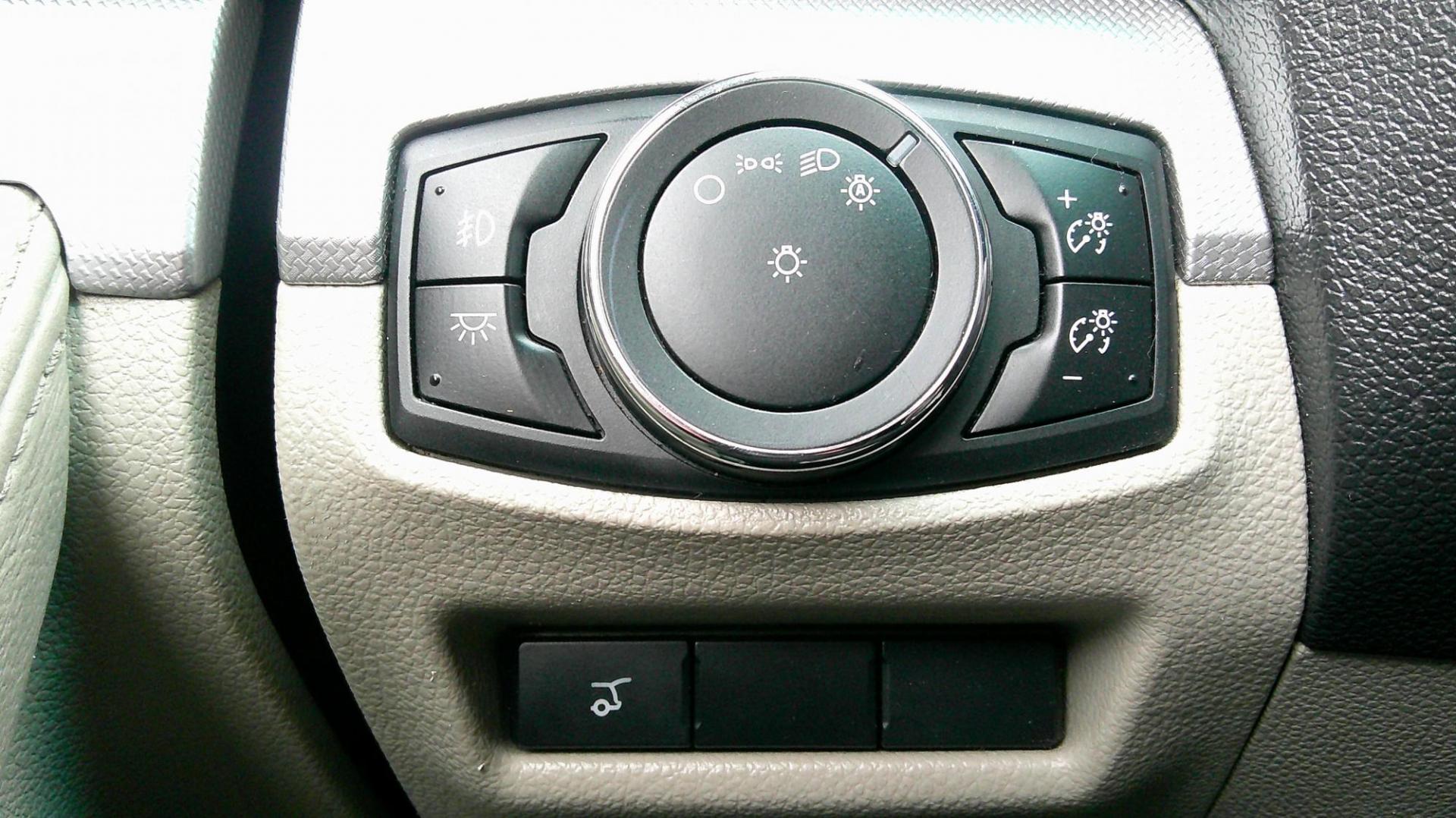 2015 BLUE Ford Explorer XLT 4WD (1FM5K8D84FG) with an 3.5L V6 DOHC 24V engine, 6-Speed Automatic transmission, located at 540a Delsea Drive, Sewell, NJ, 08080, (987) 867-5309, 39.752560, -75.111206 - Photo#24