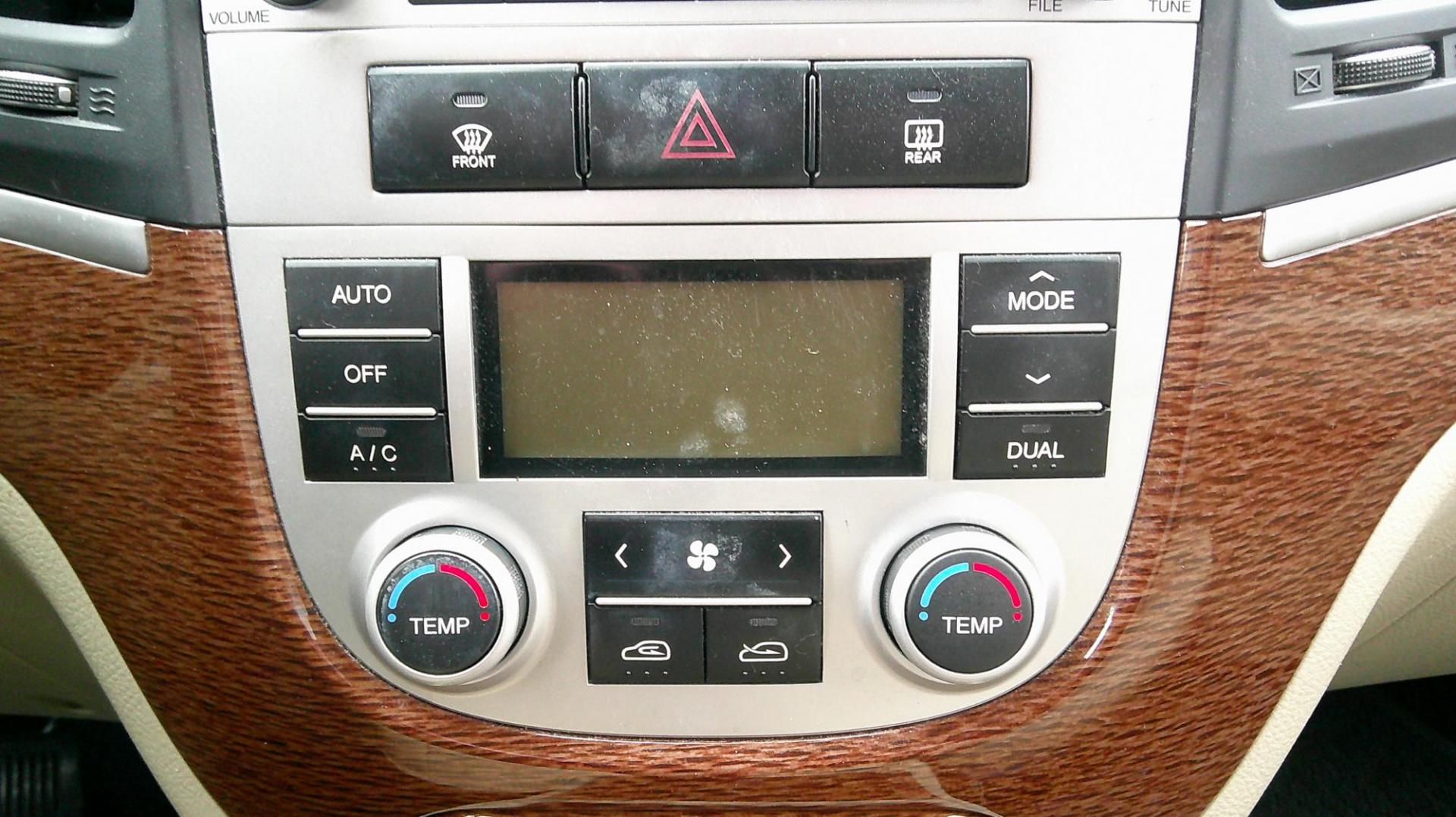 2009 GREEN Hyundai Santa Fe Limited (5NMSH13E19H) with an 3.3L V6 DOHC 24V engine, 5-Speed Automatic transmission, located at 540a Delsea Drive, Sewell, NJ, 08080, (987) 867-5309, 39.752560, -75.111206 - Photo#19