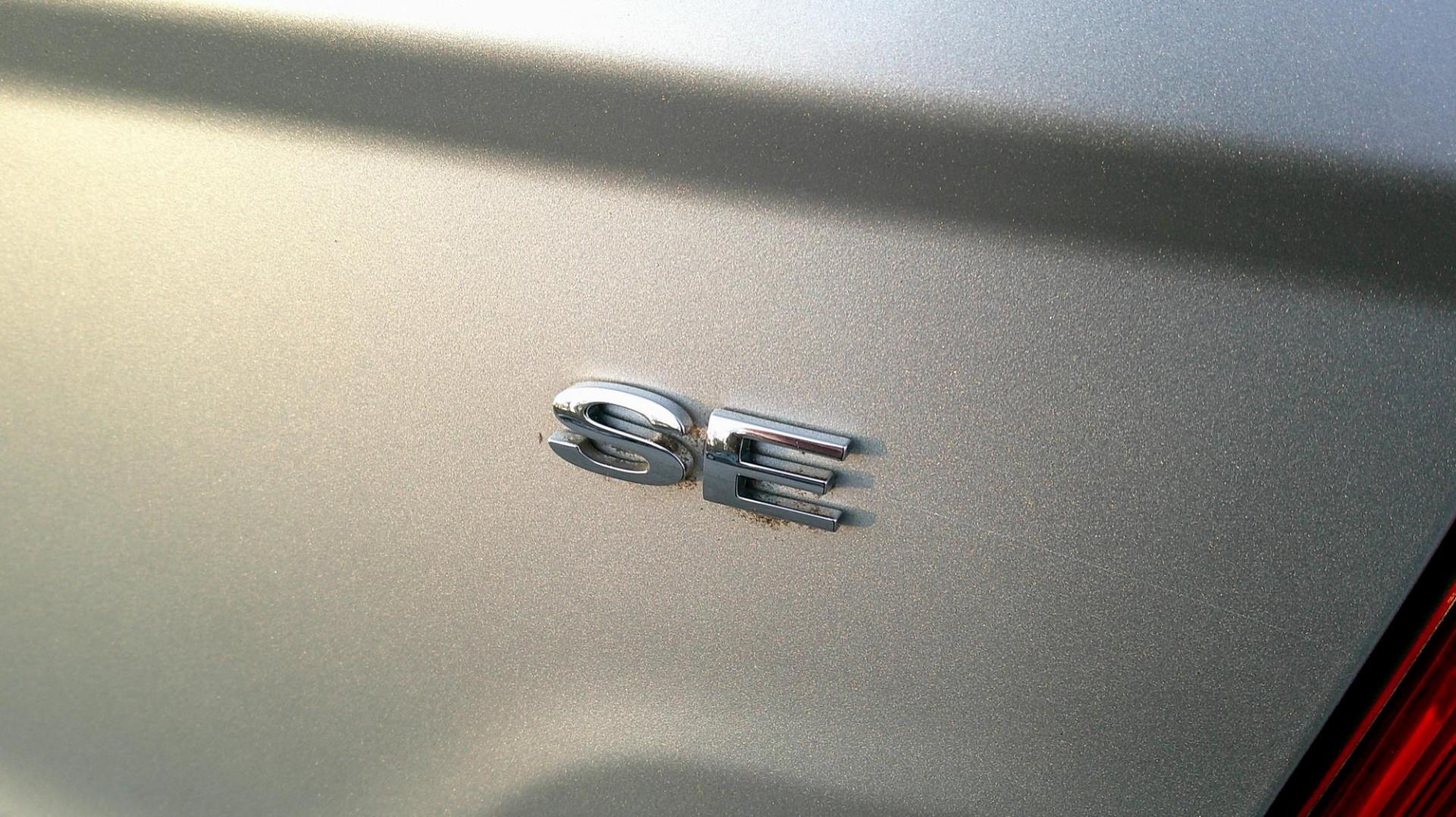 2012 SILVER Ford Fusion SE (3FAHP0HA7CR) with an 2.5L L4 DOHC 16V engine, located at 540a Delsea Drive, Sewell, NJ, 08080, (987) 867-5309, 39.752560, -75.111206 - Photo#5