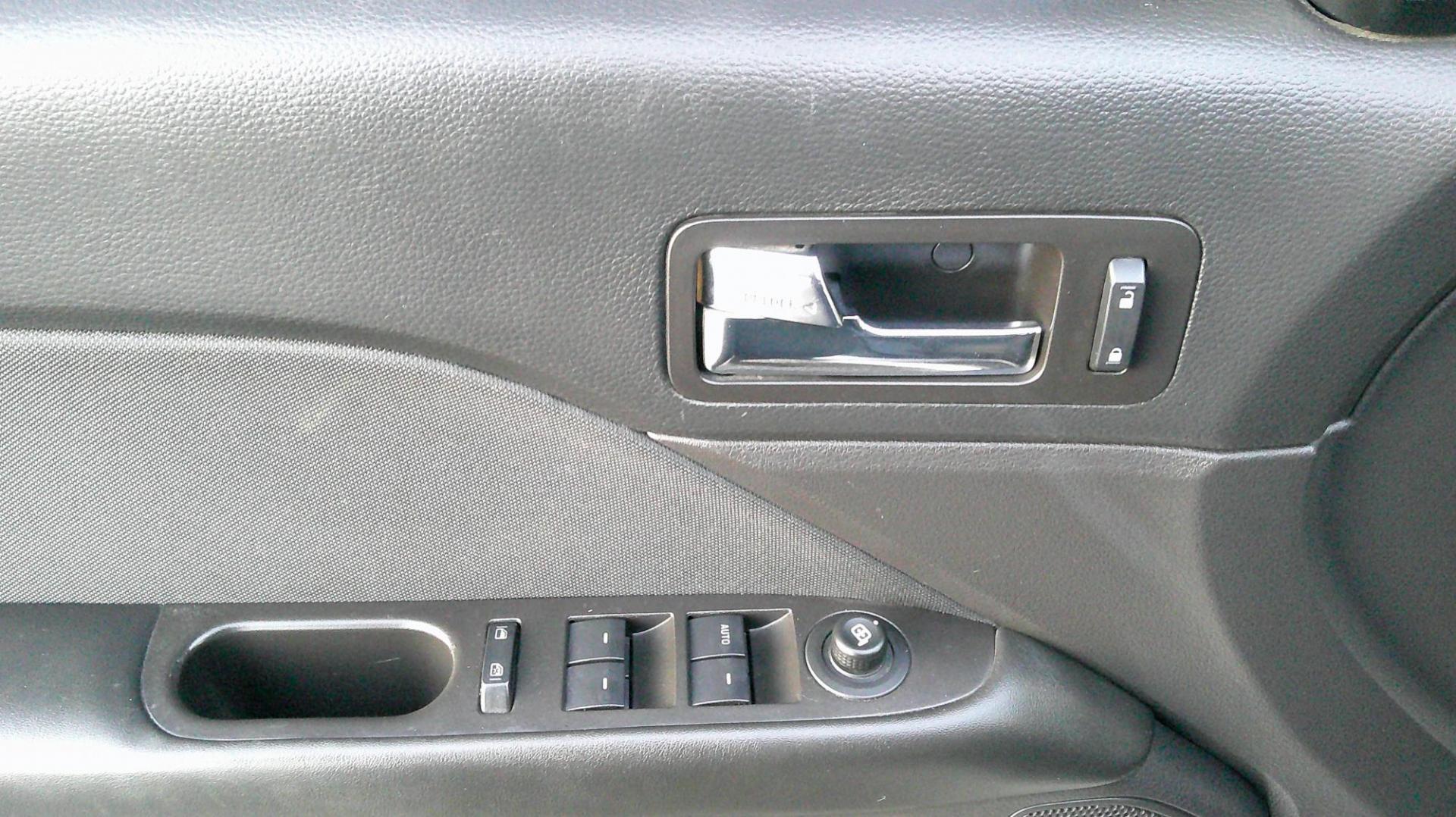 2012 SILVER Ford Fusion SE (3FAHP0HA7CR) with an 2.5L L4 DOHC 16V engine, located at 540a Delsea Drive, Sewell, NJ, 08080, (987) 867-5309, 39.752560, -75.111206 - Photo#11