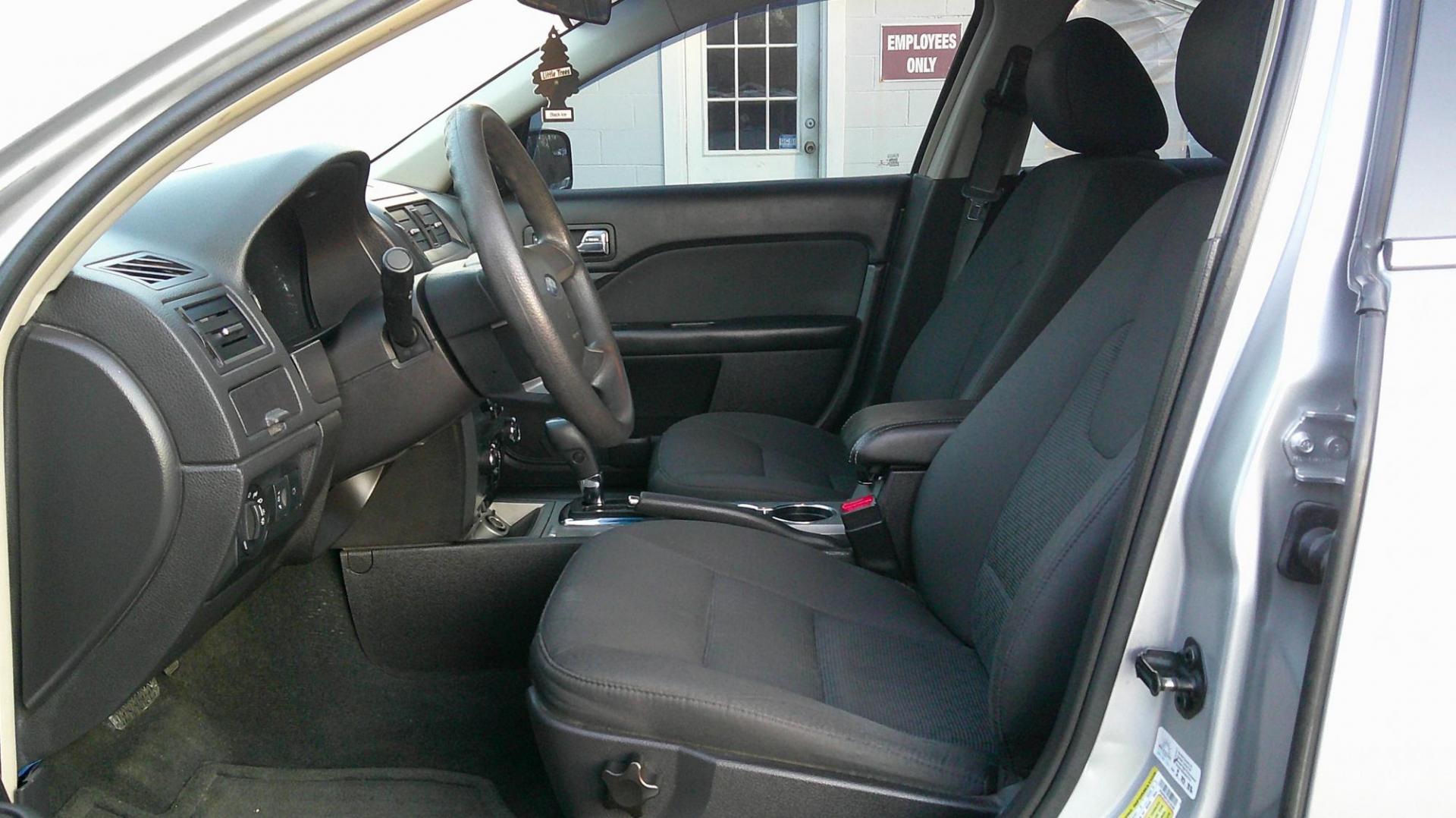 2012 SILVER Ford Fusion SE (3FAHP0HA7CR) with an 2.5L L4 DOHC 16V engine, located at 540a Delsea Drive, Sewell, NJ, 08080, (987) 867-5309, 39.752560, -75.111206 - Photo#12