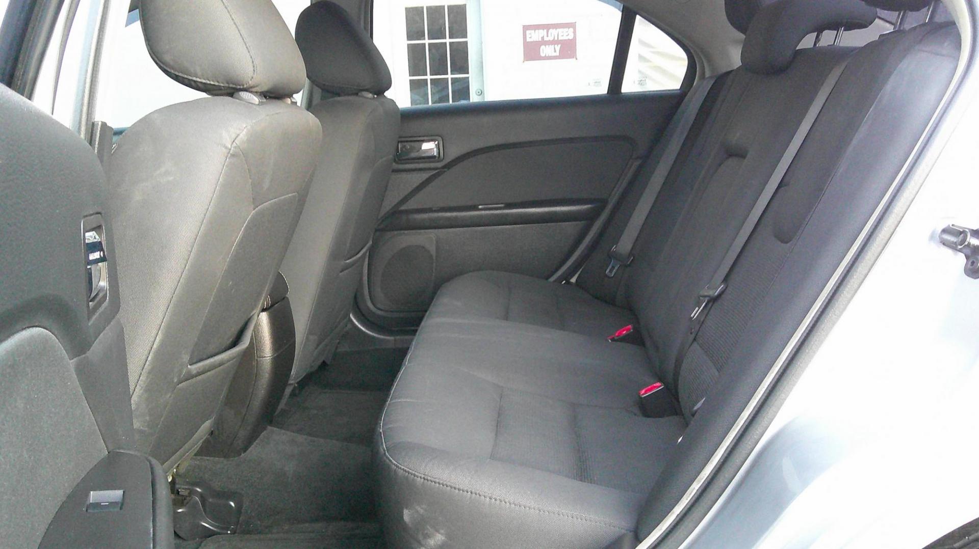 2012 SILVER Ford Fusion SE (3FAHP0HA7CR) with an 2.5L L4 DOHC 16V engine, located at 540a Delsea Drive, Sewell, NJ, 08080, (987) 867-5309, 39.752560, -75.111206 - Photo#15