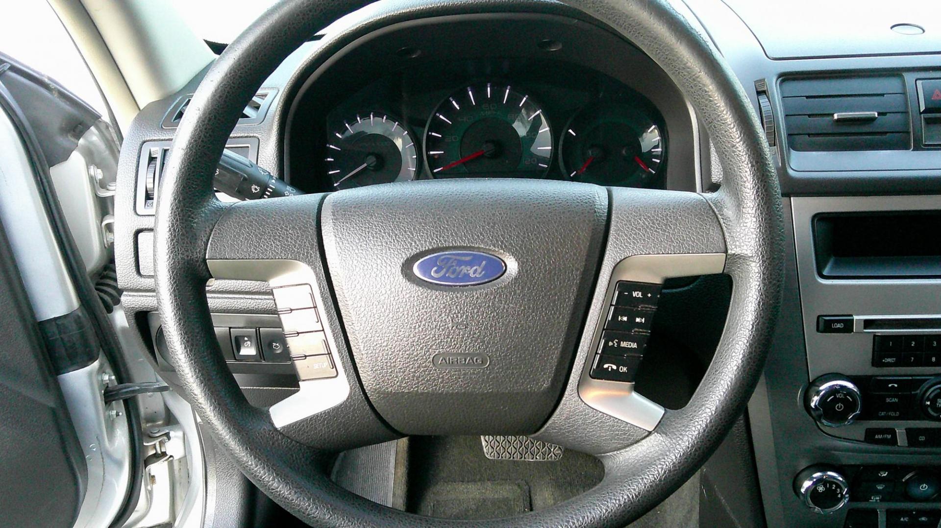 2012 SILVER Ford Fusion SE (3FAHP0HA7CR) with an 2.5L L4 DOHC 16V engine, located at 540a Delsea Drive, Sewell, NJ, 08080, (987) 867-5309, 39.752560, -75.111206 - Photo#16